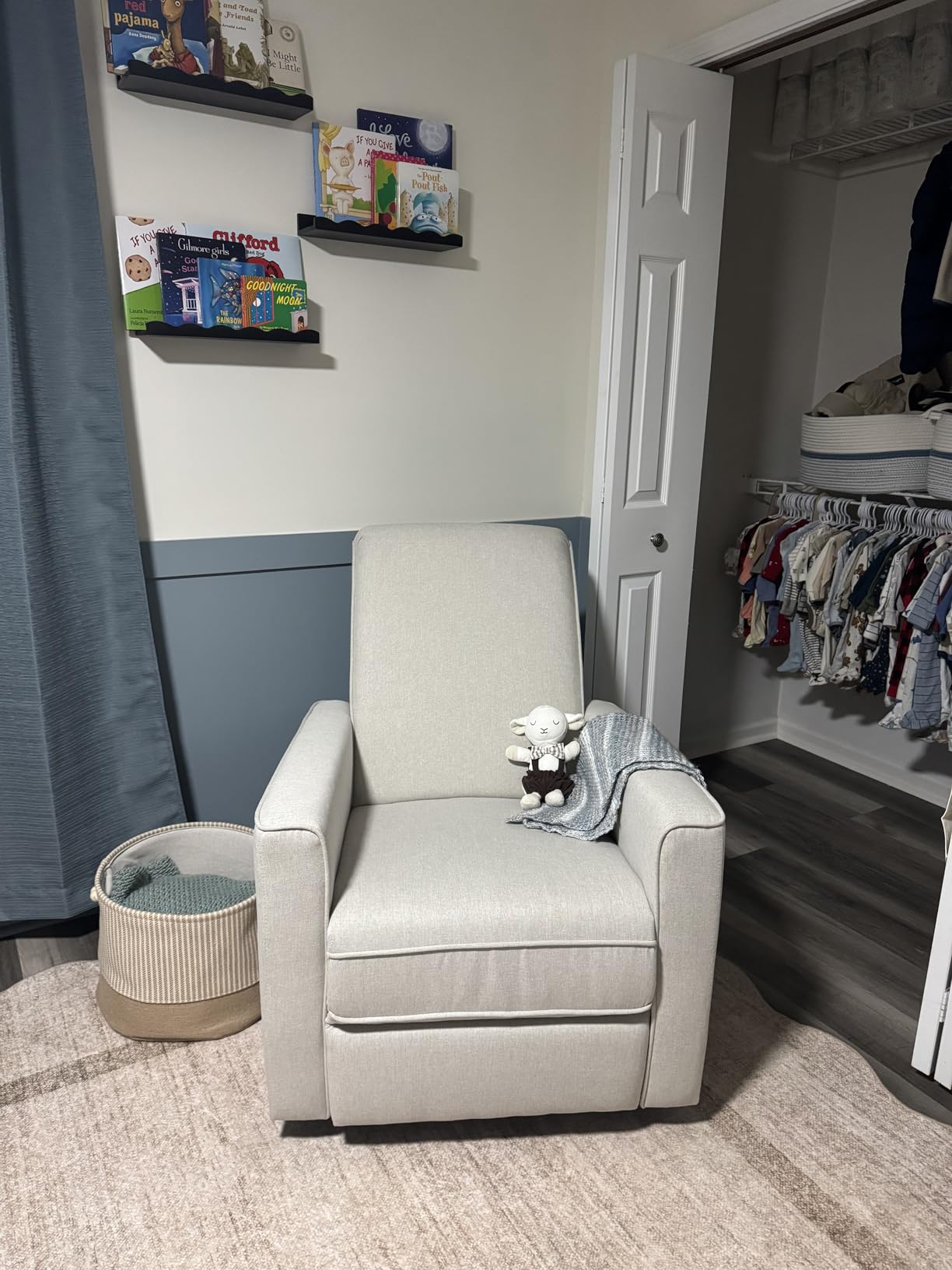 Evolur Raleigh Upholstered Manual Glider Recliner– Rocking & 360° Swivel with Smooth Glide – Greenguard Gold & FSC Certified – Modern Nursery and Living Room Chair in Light Grey customer photo 1
