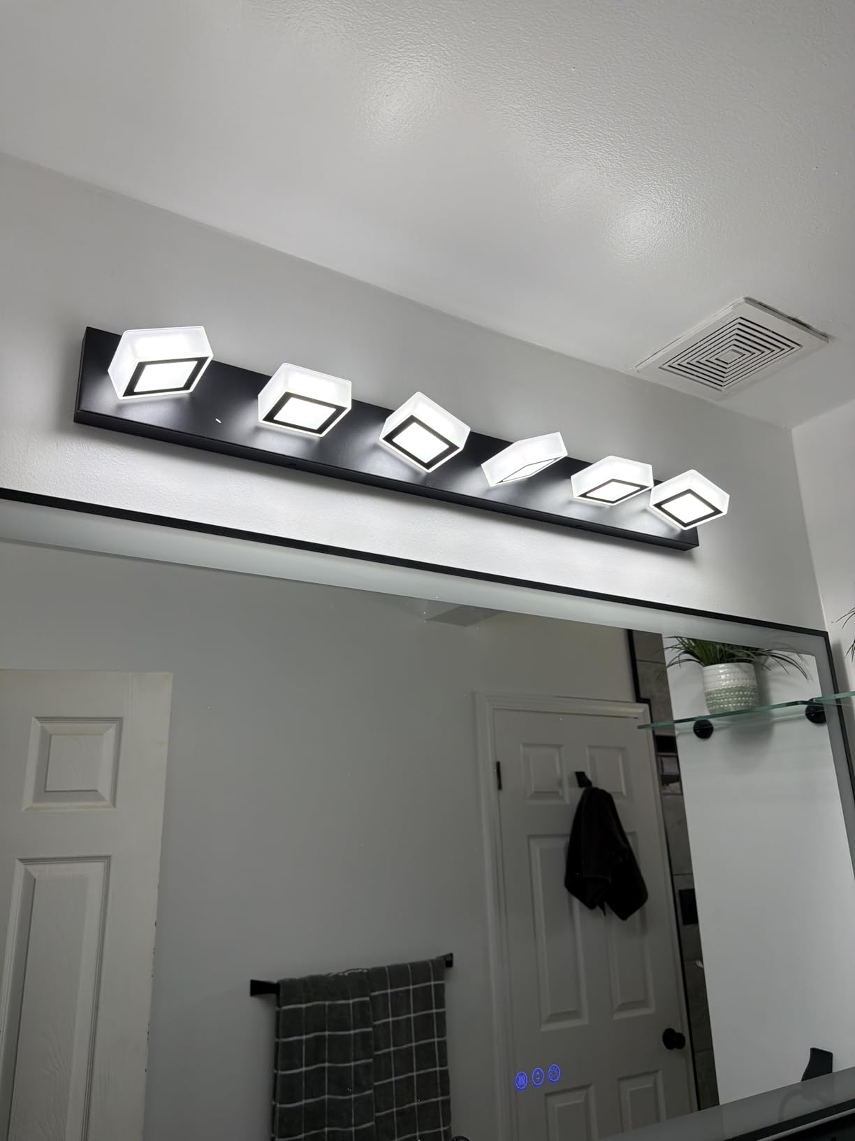 Ralbay LED Black 4 Lights Acrylic Lighting Fixtures Modern Matte Black Bathroom Vanity Lights customer photo 1