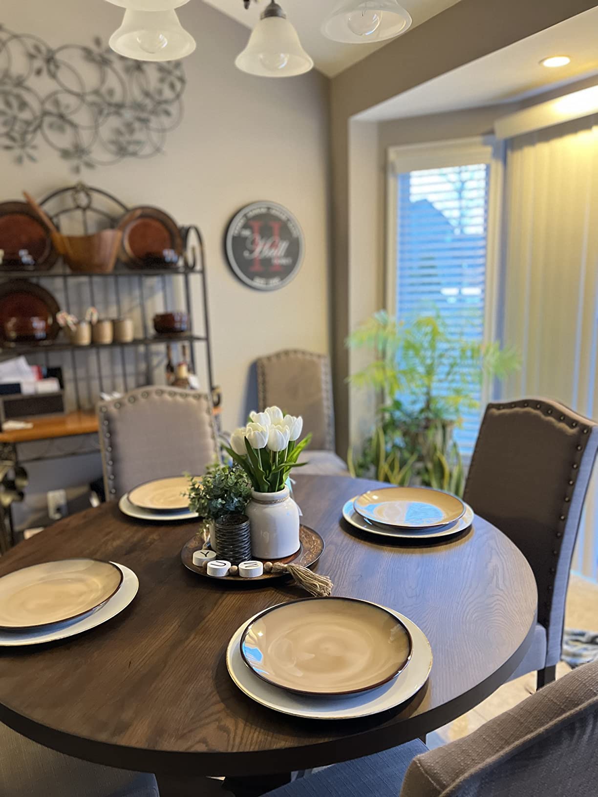 Roundhill Furniture Havre Pedestal Base Round Dining Table, Espresso customer photo 1