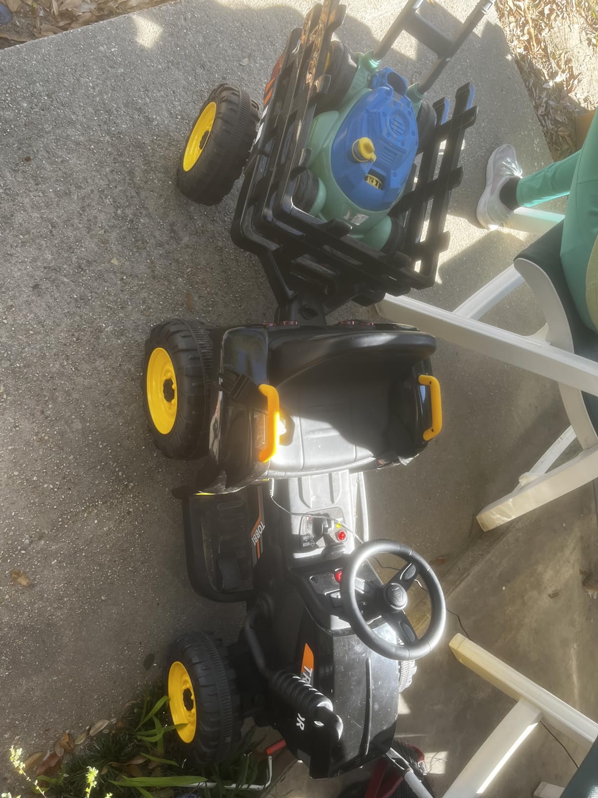 TOBBI 12V Kids Electric Tractor with Trailer, Toddlers Ride On Car to Drive customer photo 2