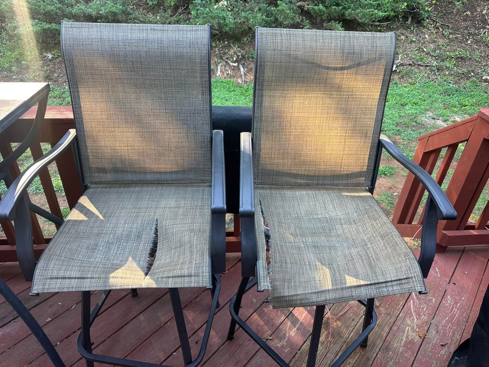 PHI VILLA Outdoor Bar Stools Set of 4, Swivel Patio Bar Chairs customer photo 2