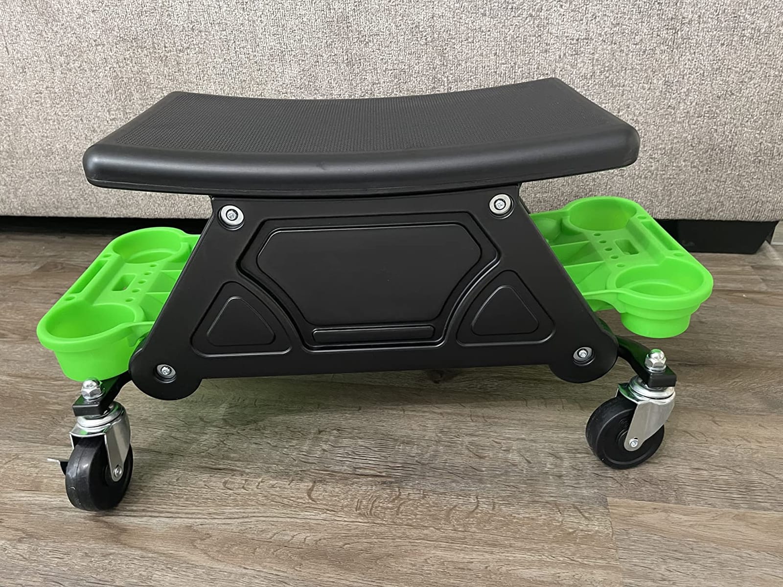 OEMTOOLS 24986 Heavy-Duty Rolling Workbench and Creeper Seat, Mechanics Stool with Wheels, Creepers, Shop Stools with Wheels, Automotive, Green and Black 300 LB Capacity customer photo 1