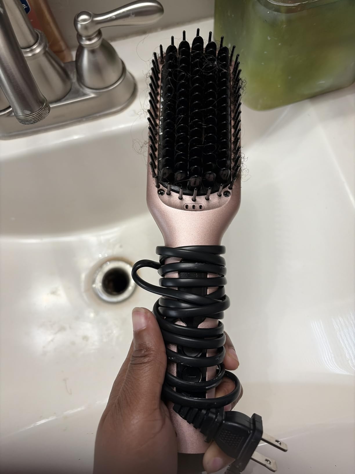 MegaWise Hair Straightener Brush KL1025-2-in-1 Ionic Hair Straightening & Detangling Brush with Adjustable Temperature, Anti-Scald Technology, and Auto Shut-Off - Ideal for All Hair Types customer photo 2