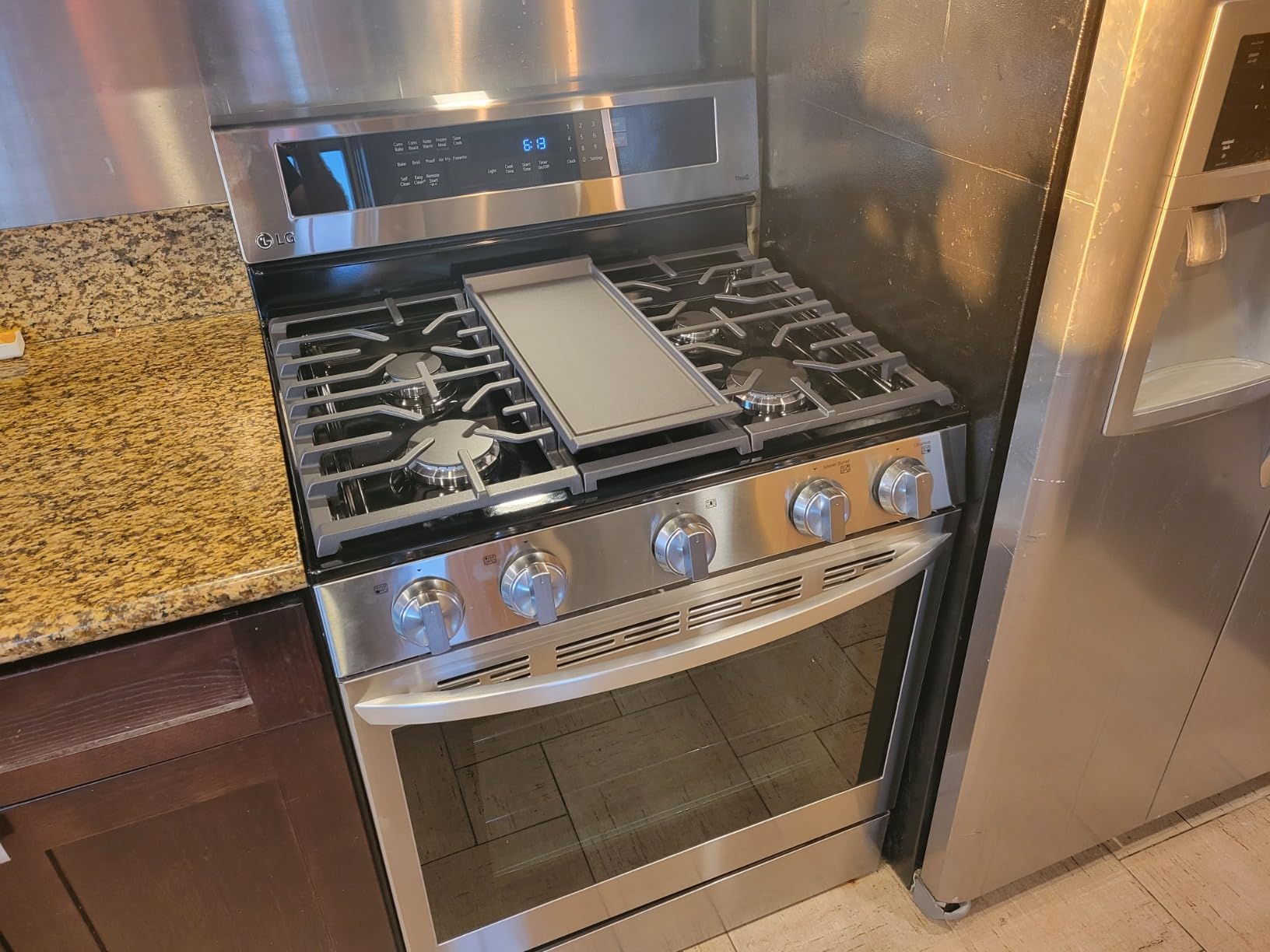LG 5.8 cu. ft. Smart Wi-Fi Enabled True Convection InstaView Gas Range Oven with Air Fry in Printproof Stainless Steel customer photo 1
