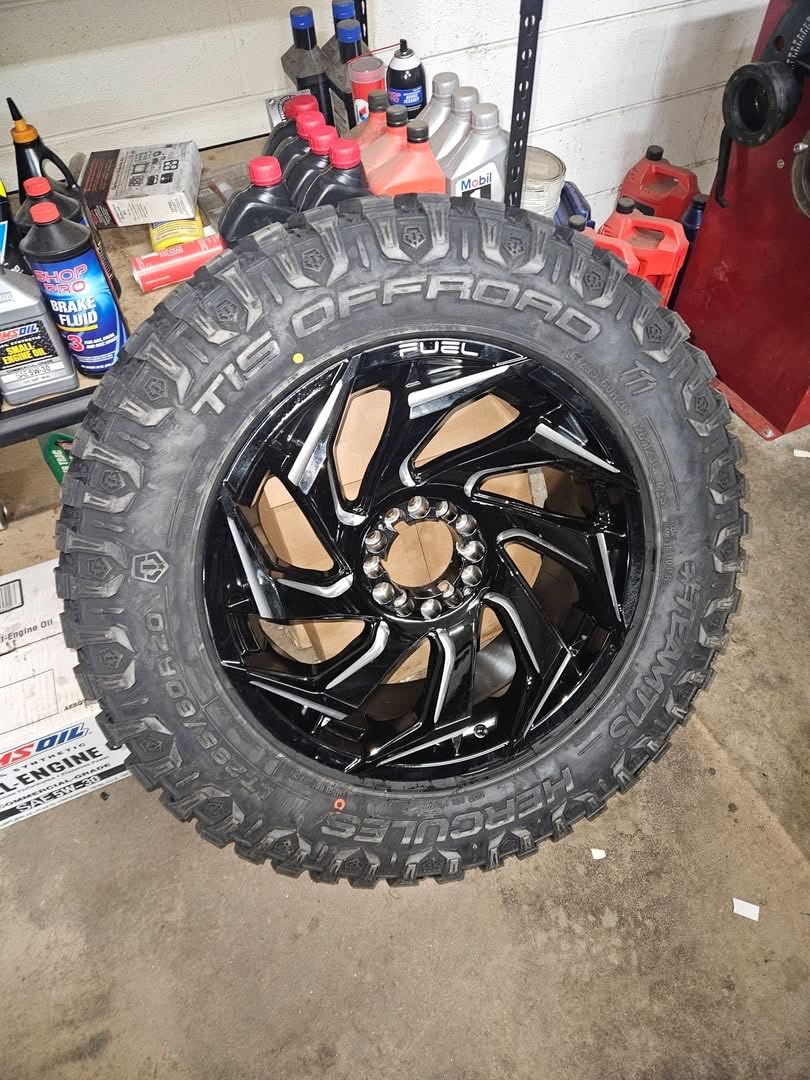 Fuel D755 Reaction 20x10 6x135/6x5.5