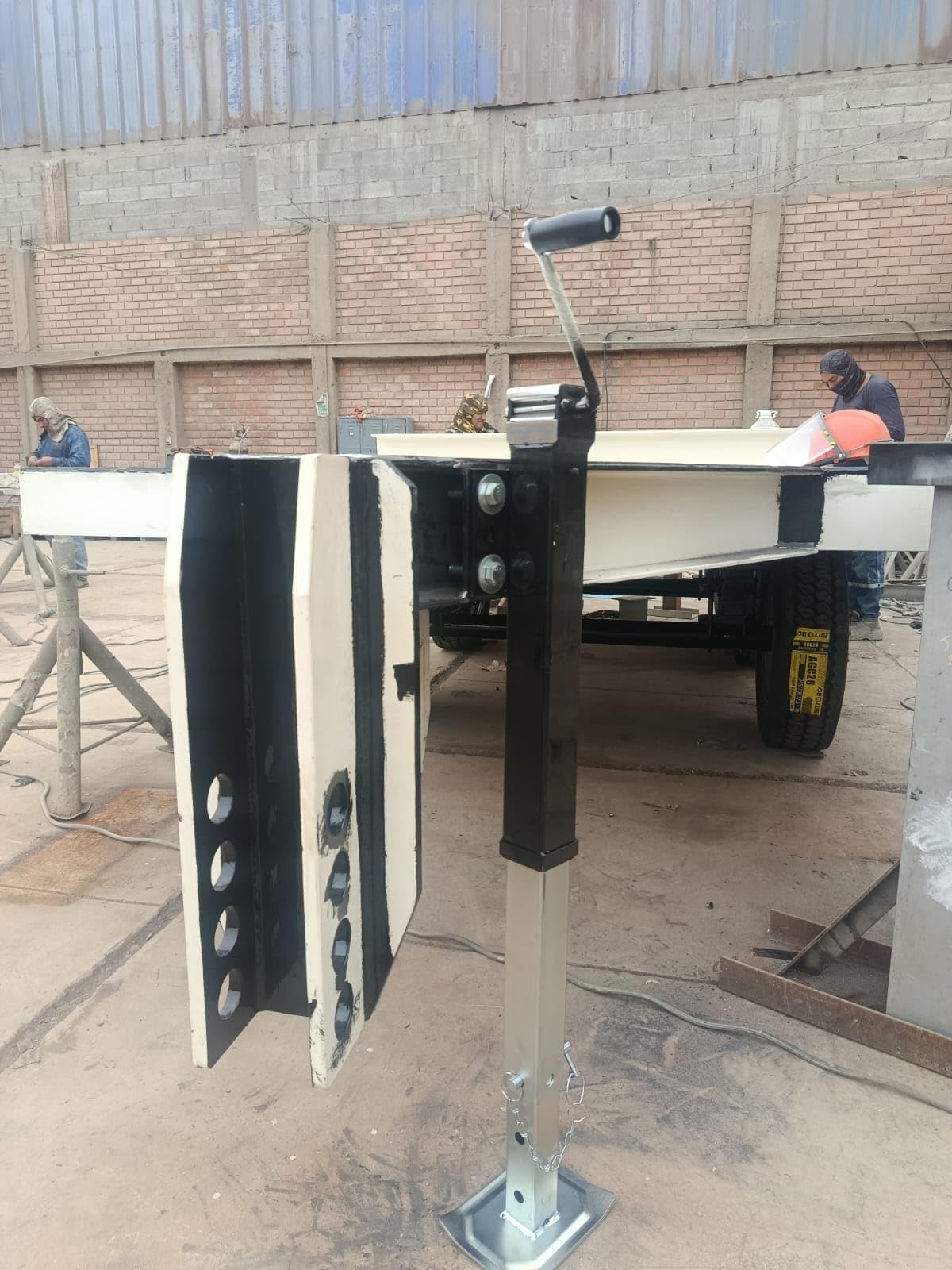 TYT 8000lbs Square Direct Weld Heavy Duty Trailer Jack, 15 Inches Lift Side Wind Square Jack, with 13 Inches Adjustable Drop Leg for Camping Trailer, Boat Trailers, RV Trailers, Black customer photo 1