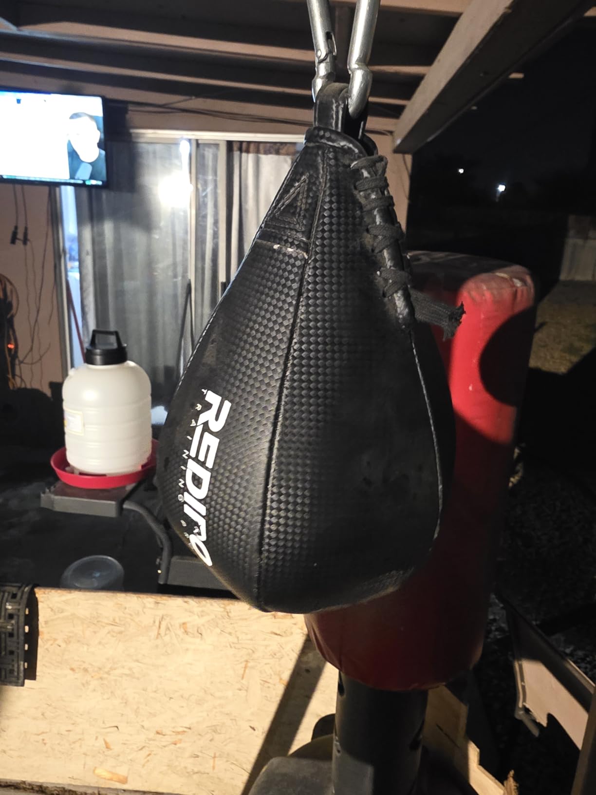 Superior Boxing Speed Bag - PU Leather Speed Punching Ball - Heavy Duty Hanging Swivel Ball for Gym & MMA Muay Thai Sports Fitness - Punching Dodge Striking Speed Reflex Ball customer photo 1