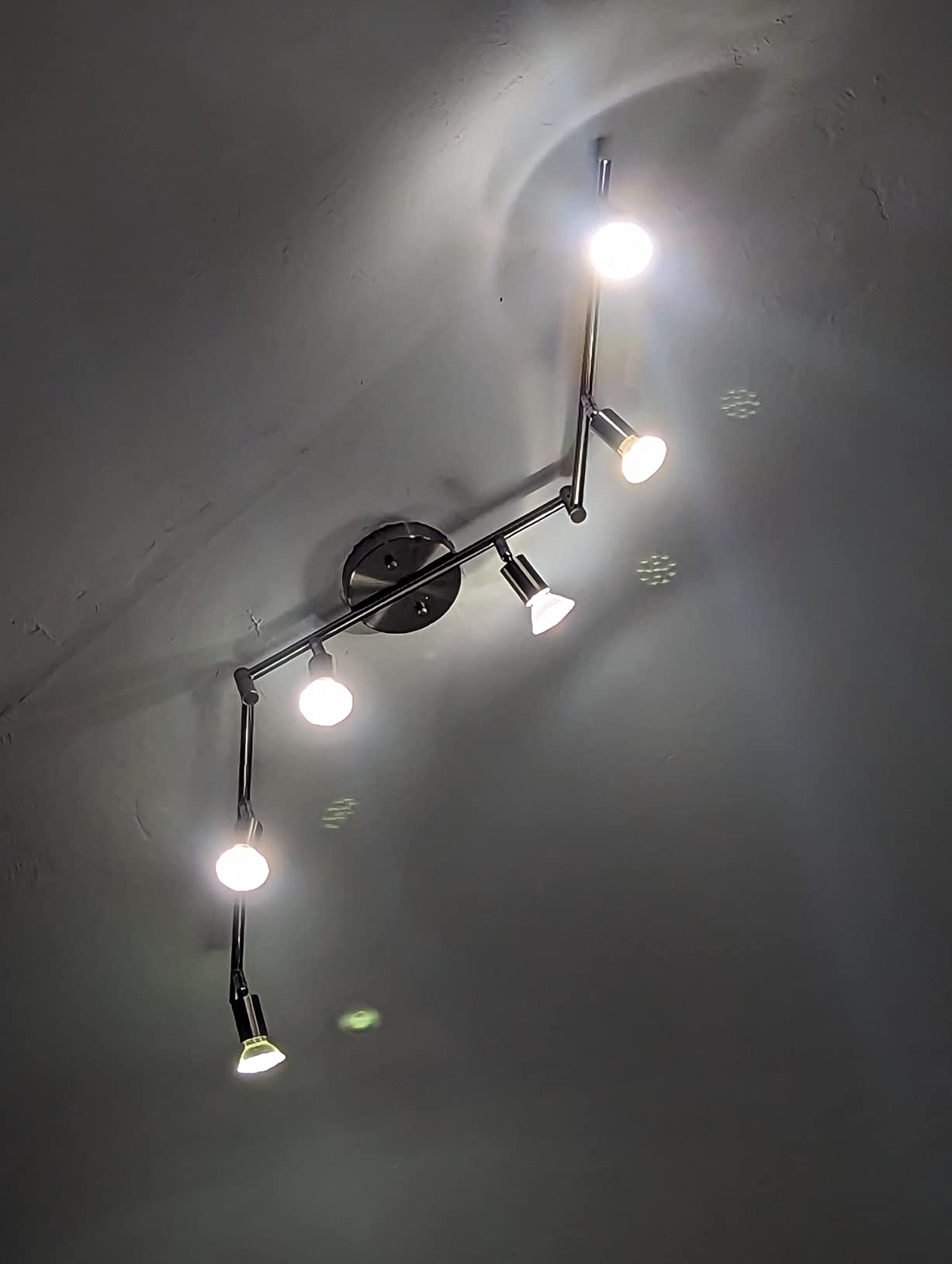 Ascher 6-Light LED Track Lighting Kit, Flexibly Rotatable Light Heads, 6 Way Ceiling Spotlight Black Finish, Including 6 GU10 LED Bulbs (4W 400LM Daylight White 5000K) customer photo 1