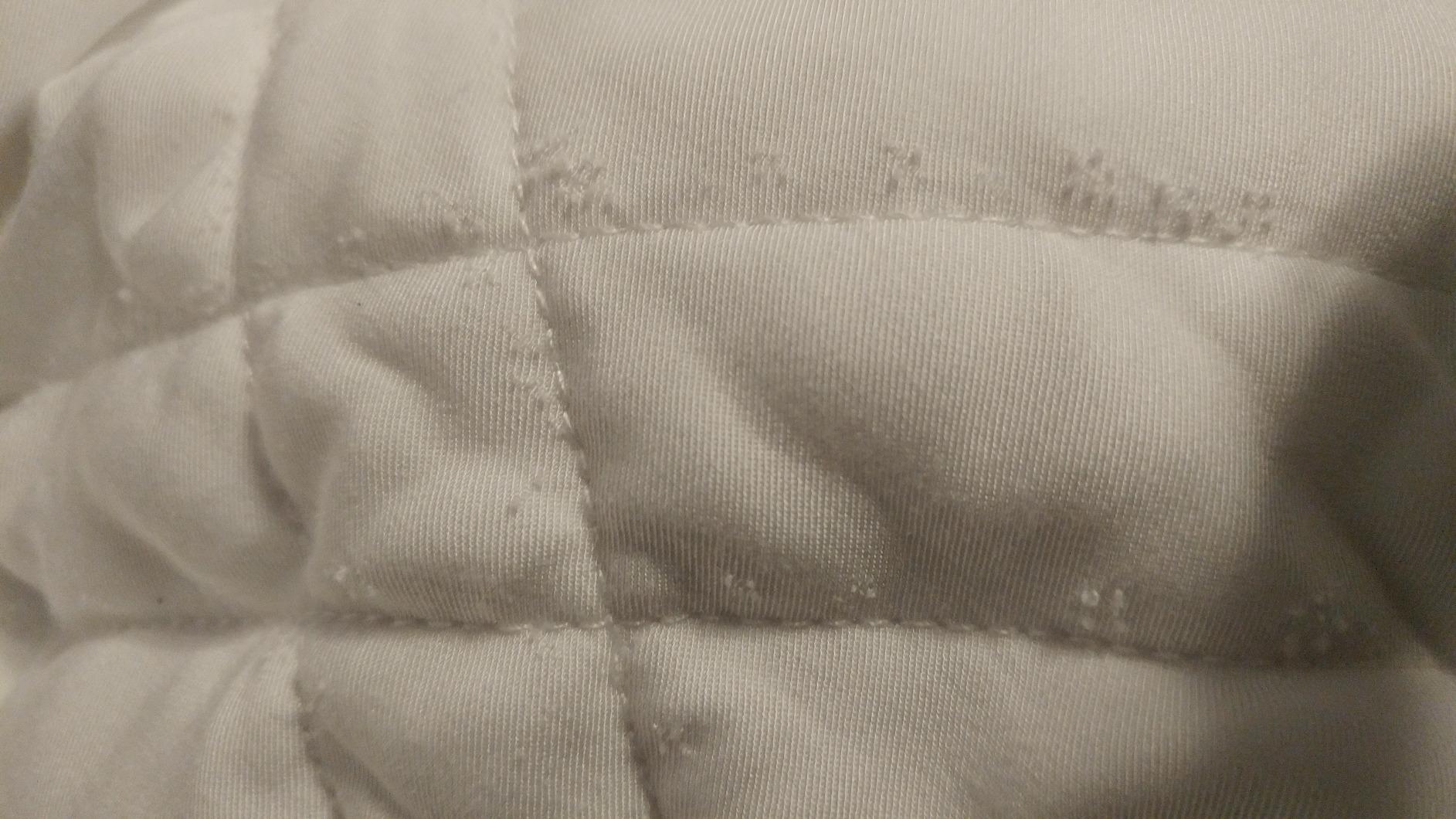 Aricove Cooling Weighted Blanket, 12 lbs, Twin Size for Adults, Luxury Heavy Blanket, Silky Soft Bamboo Viscose, 48x72 inches, Machine Washable, White customer photo 2