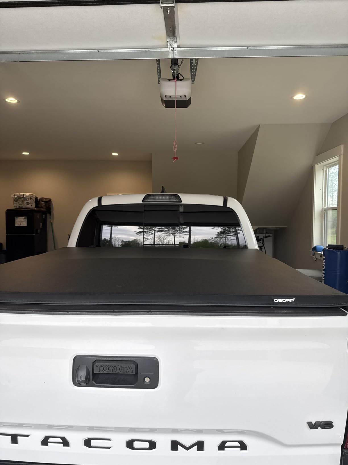 oEdRo Soft Tri-Fold Truck Bed Tonneau Cover Fit for 2016-2023 Tacoma 6ft customer photo 1