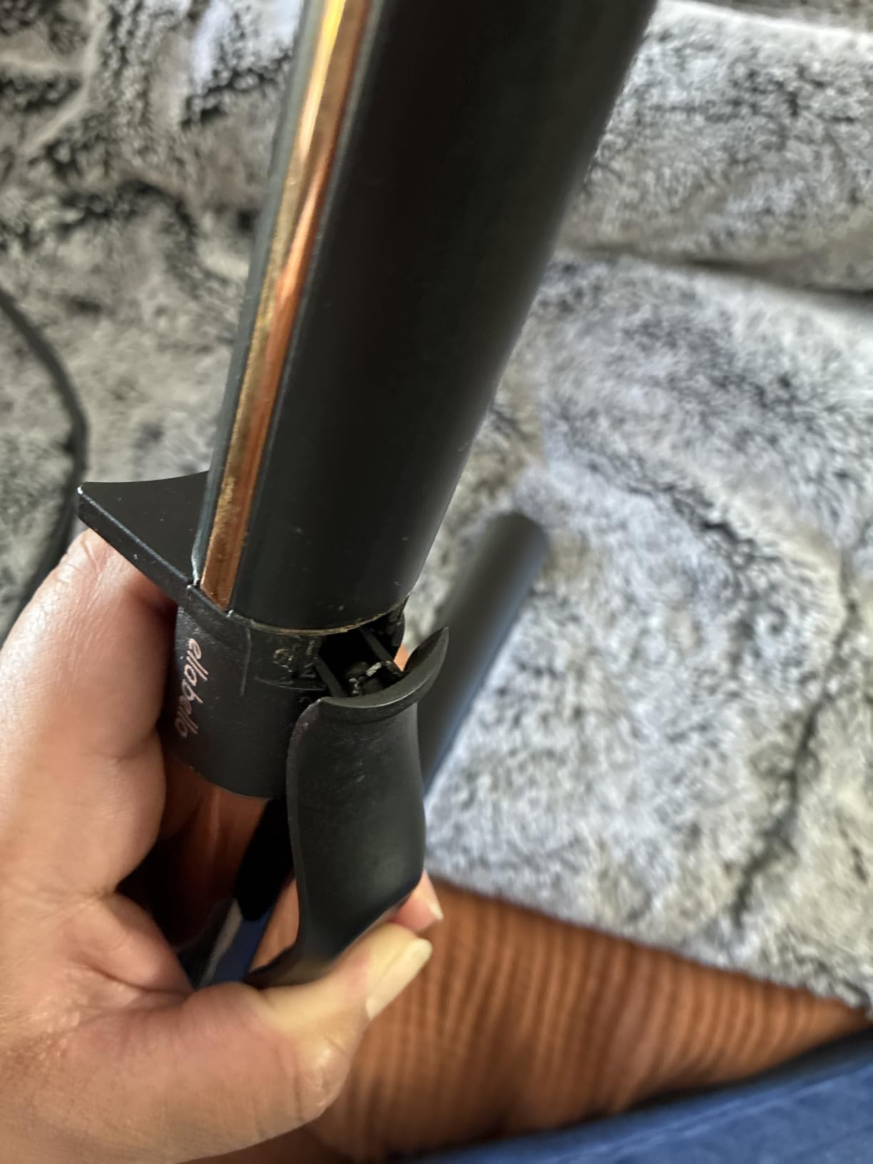 ELLA BELLA® Curling Iron 1 Inch, Professional Ceramic Wand, All Hair Types customer photo 2