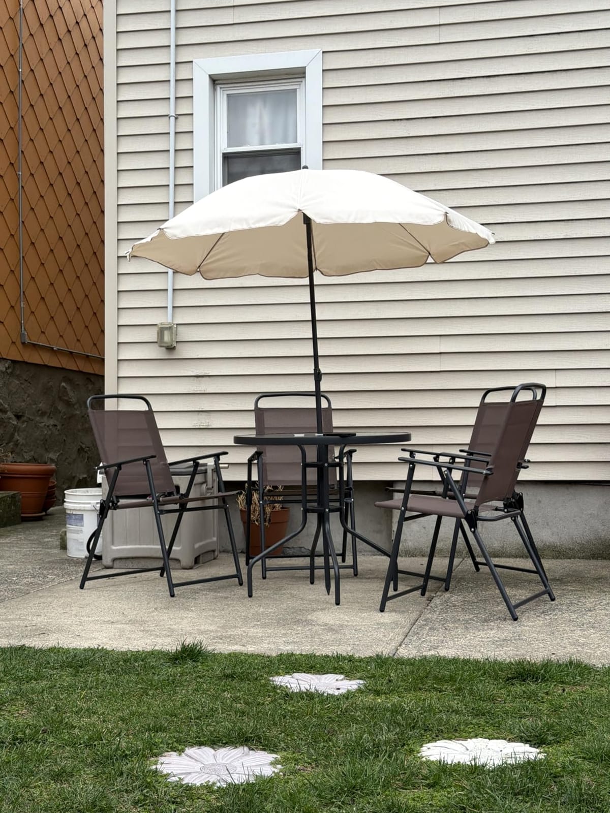 Vongrasig 6 Piece Folding Patio Dining Set,Small Metal Outdoor Garden Patio Table and Chair Set w/Umbrella for Lawn,Deck,Backyard,Black customer photo 1