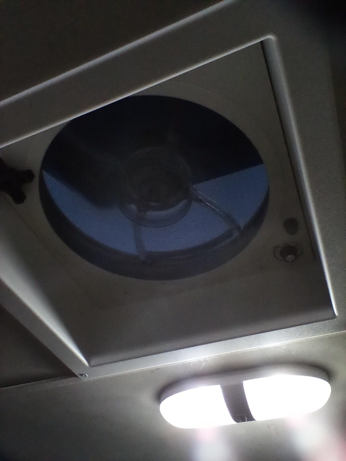 RVLOVENT 12V RV Roof Fan Vent 14'' 10 Speed Reversible Manual Lift (NO REMOTE) customer photo 1