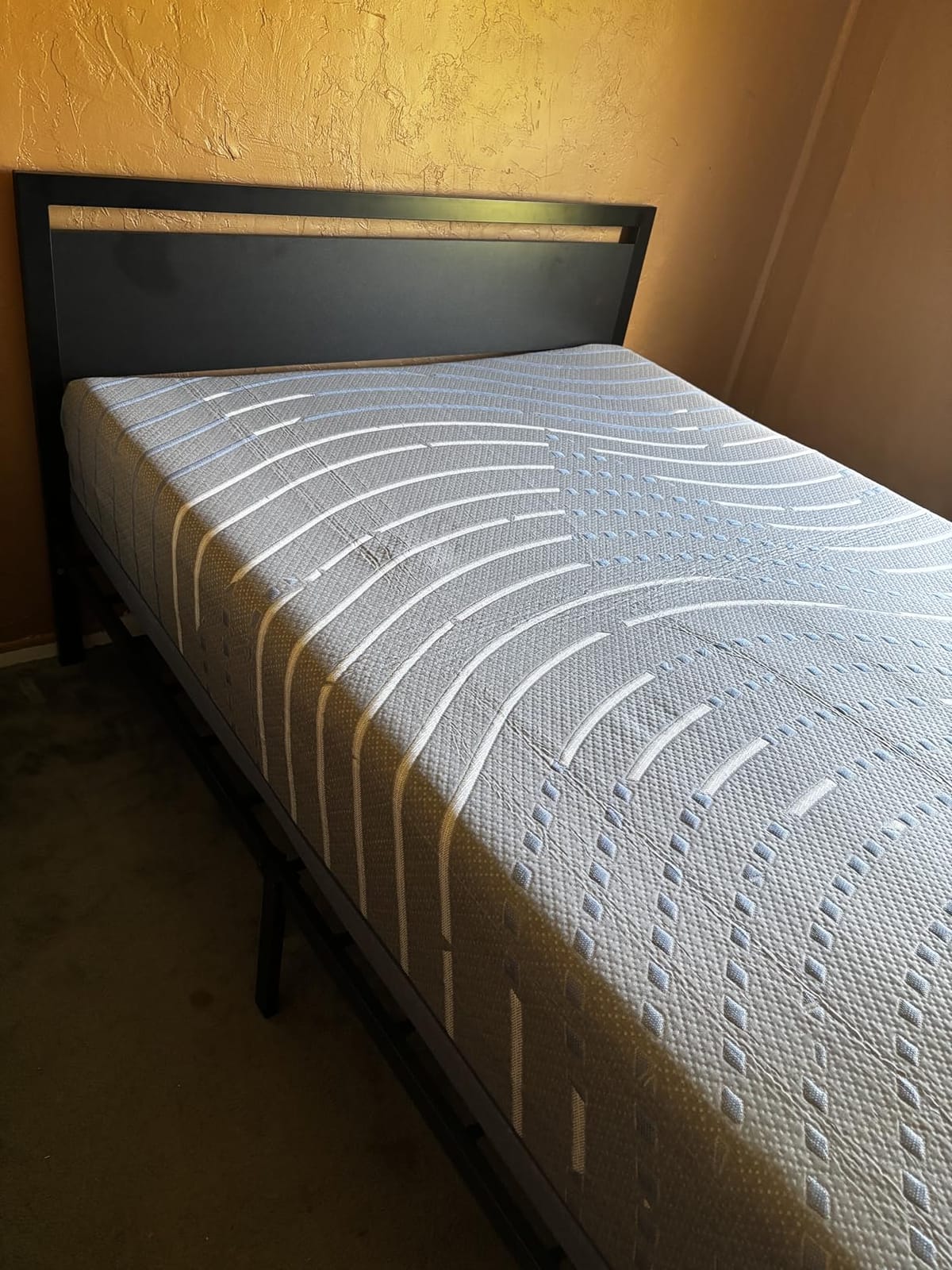 SHA CERLIN Heavy Duty Queen Size Bed Frame with Modern Headboard, Black customer photo 2