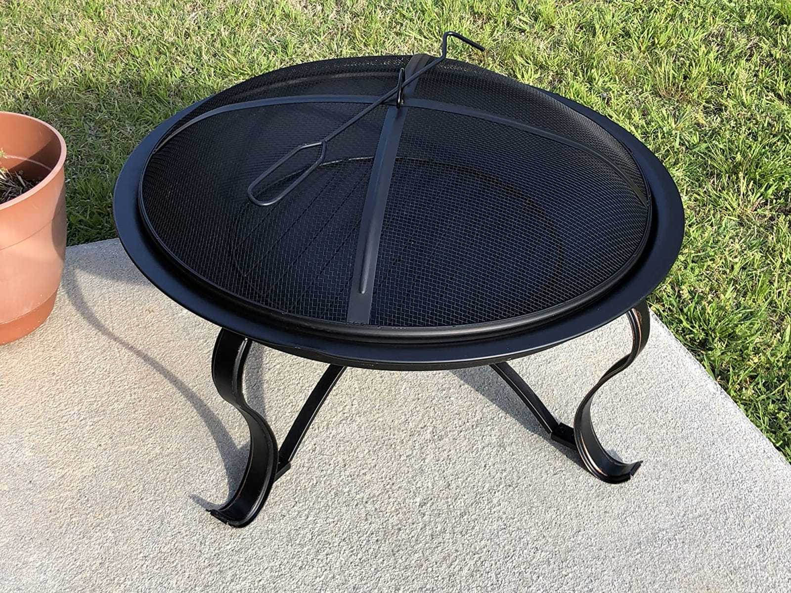 SINGLYFIRE 22 inch Fire Pit for Outside Outdoor Wood Burning Small Bonfire Pit Steel Firepit Bowl for Patio Camping Backyard Deck Picnic Porch,with Spark Screen,Log Grate,Poker customer photo 1