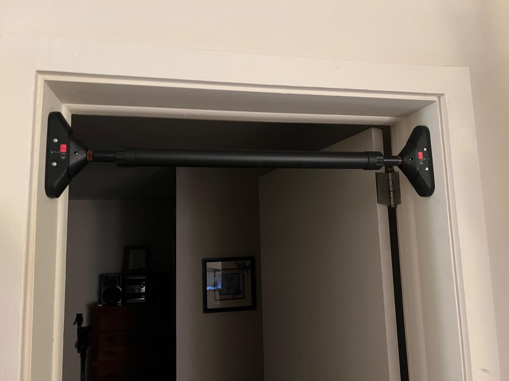 Sportneer Pull Up Bar for Doorway, No-Drill, 29.5-37 in, 440 lb customer photo 2