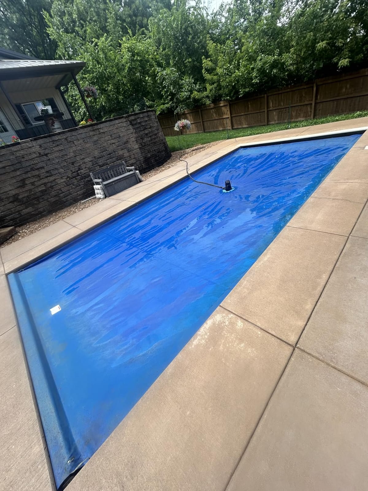 Acquaer 1/4 HP Automatic Swimming Pool Cover Pump, 2250 GPH Submersible Sump Pump with 3/4” Check Valve Adapter & 25ft Power Cord, Water Removal for Pool, Hot Tubs, Rooftops, Water Beds and more customer photo 1