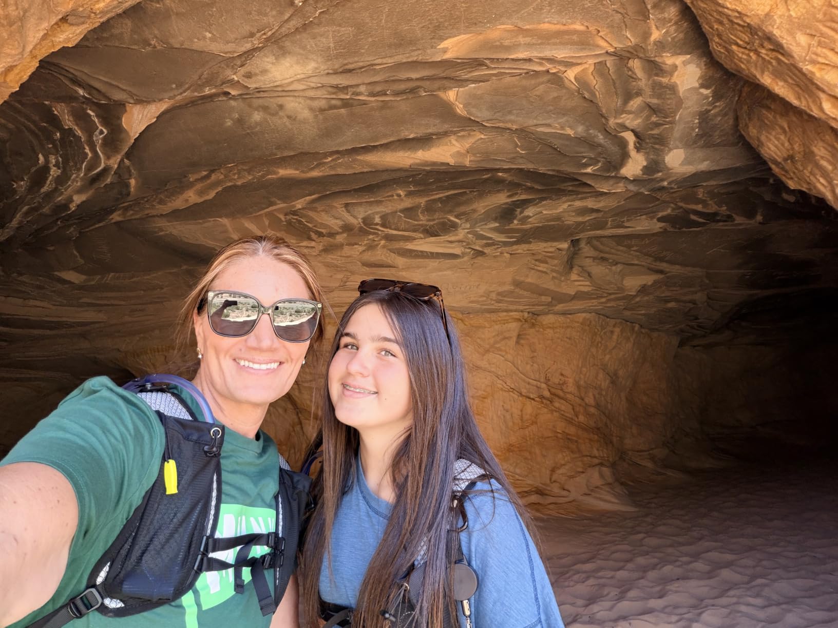 Lightweight Hydration Backpack, Running Backpack with 2L Water Bladder customer photo 2
