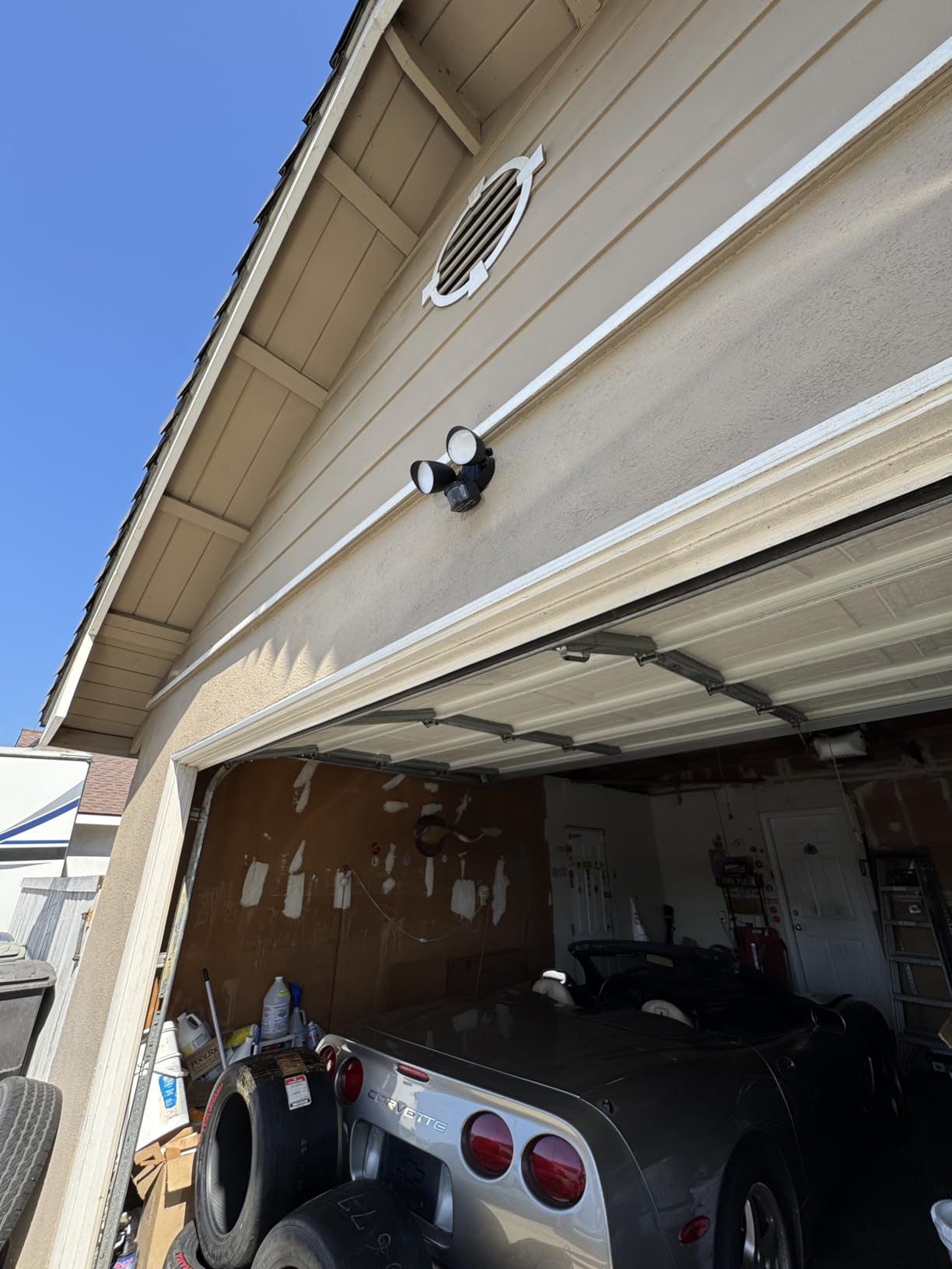 LUTEC 32W 3500 Lumen LED Security Lights Motion Sensor Light Outdoor, 5000K Daylight, IP65 Waterproof, Dusk to Dawn, Motion Detector Flood Light for Garage, Yard, Porch-Black customer photo 1