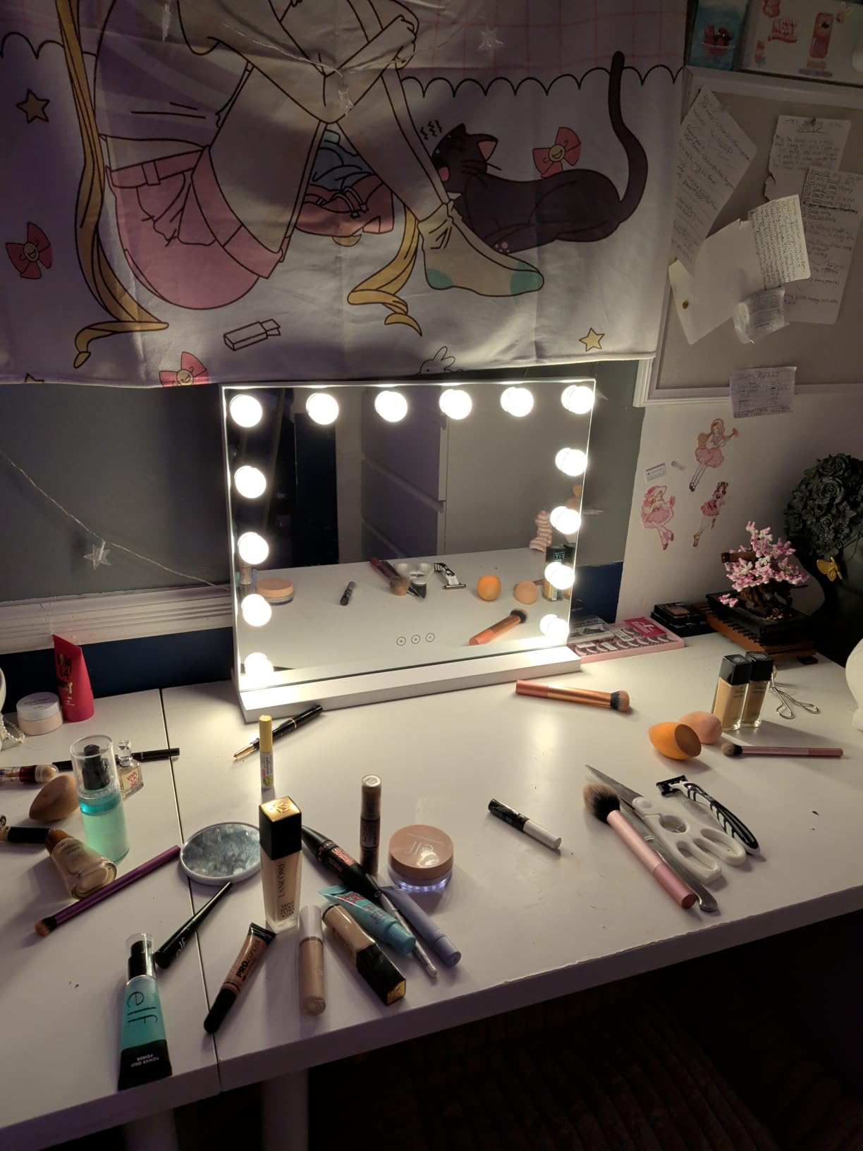 Vanity Mirror with Lights,Makeup Mirror with 17 Dimmable LED Bulbs, 3 Color Lighting Modes Detachable 10X Magnification Mirror Touch Control, 23.6X19,7 inch, White customer photo 1