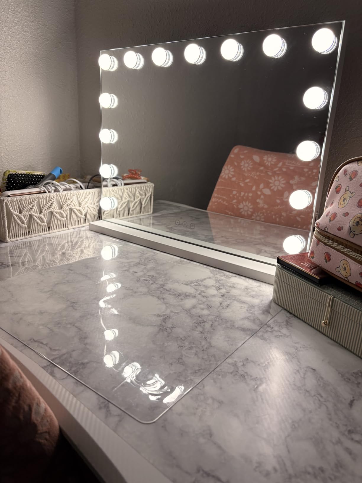 Vanity Mirror with Lights,Makeup Mirror with 17 Dimmable LED Bulbs, 3 Color Lighting Modes Detachable 10X Magnification Mirror Touch Control, 23.6X19,7 inch, White customer photo 2