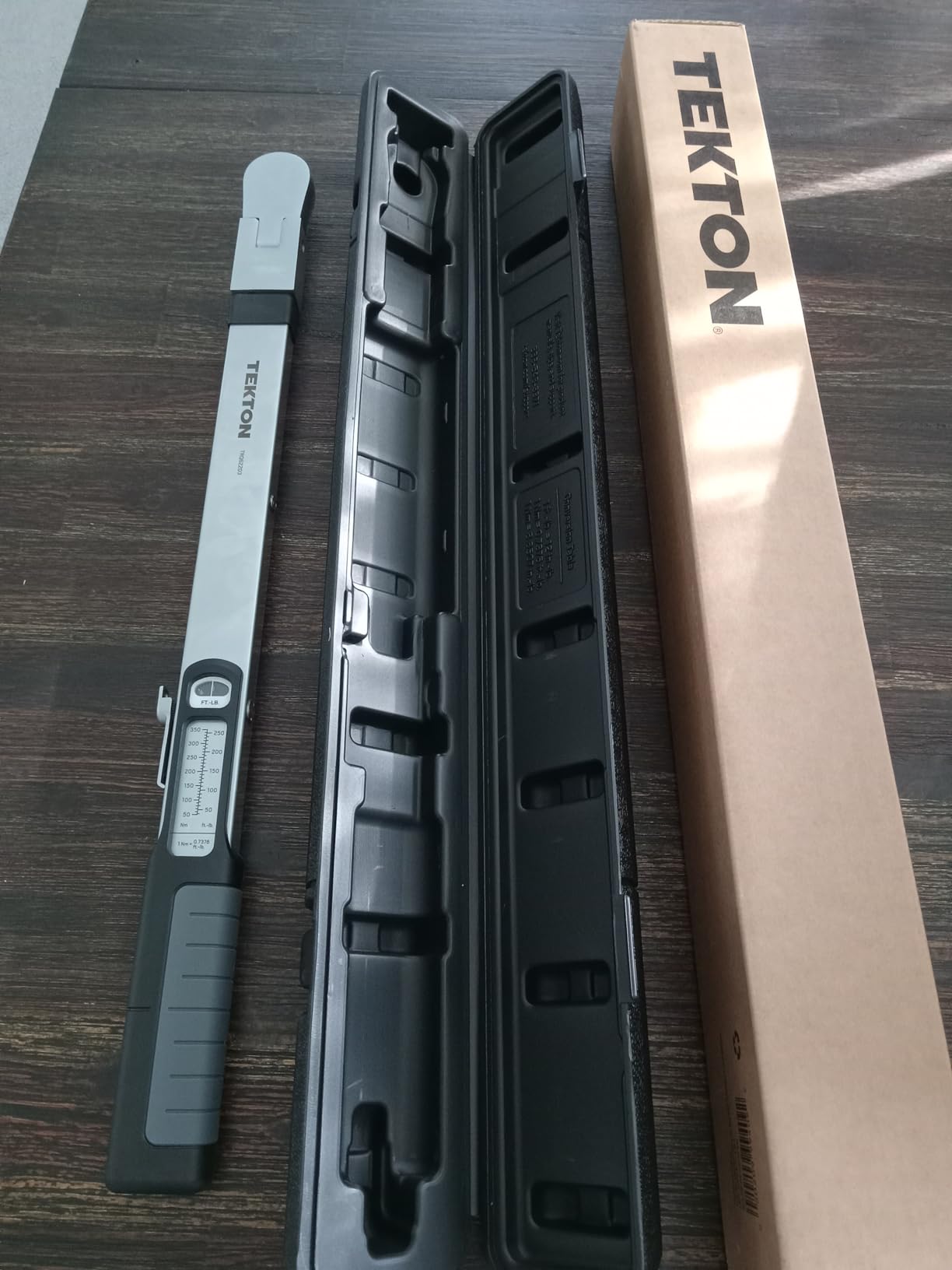 TEKTON 1/2 Inch Drive 72-Tooth Split Beam Torque Wrench (40-250 ft.-lb.) TRQ62203 customer photo 2