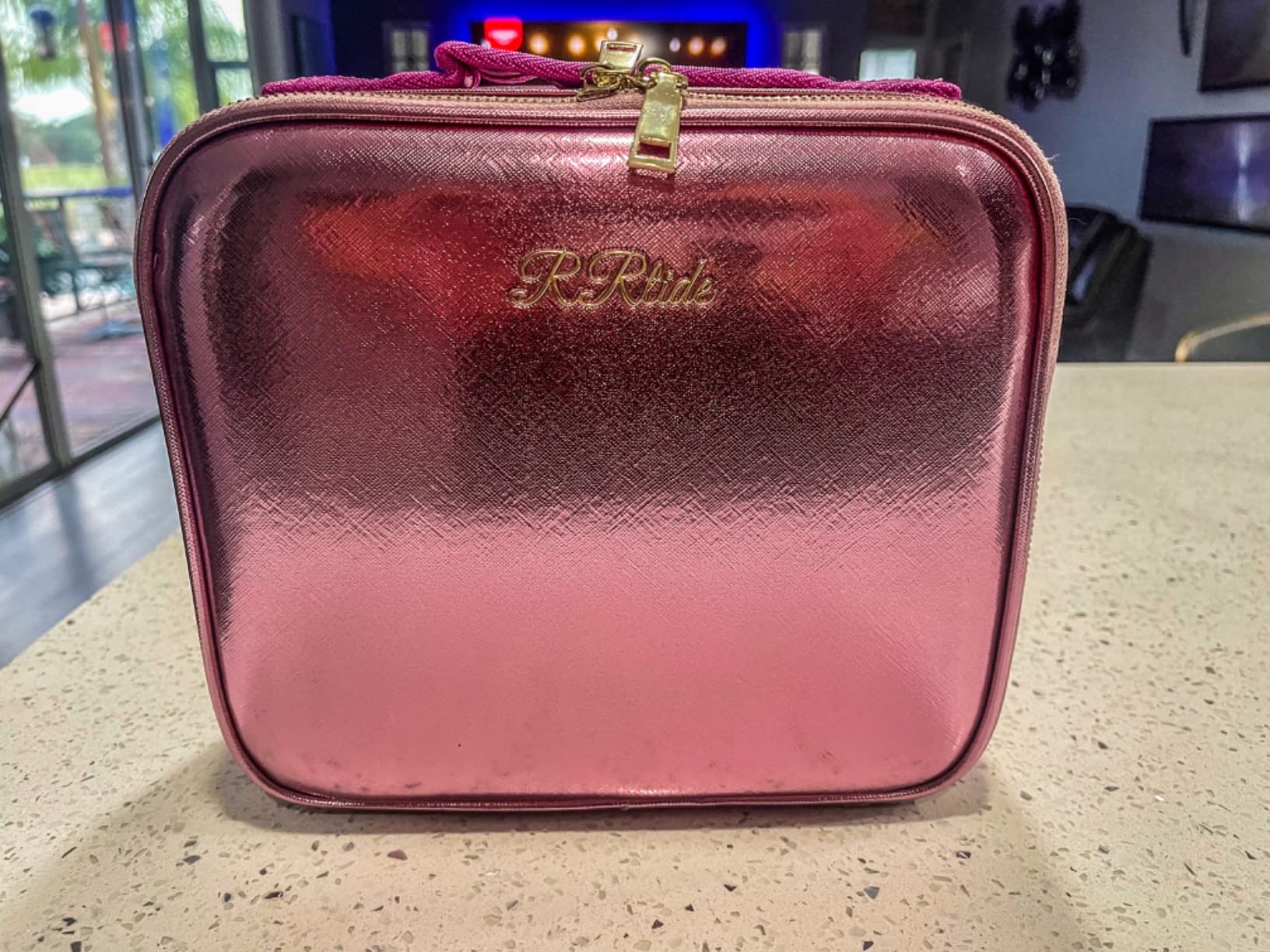 Travel Makeup Bag with Mirror of LED Lighted, Makeup Train Case with Adjustable Dividers, Makeup Case with Mirror and Detachable 10x Magnifying Mirror customer photo 1