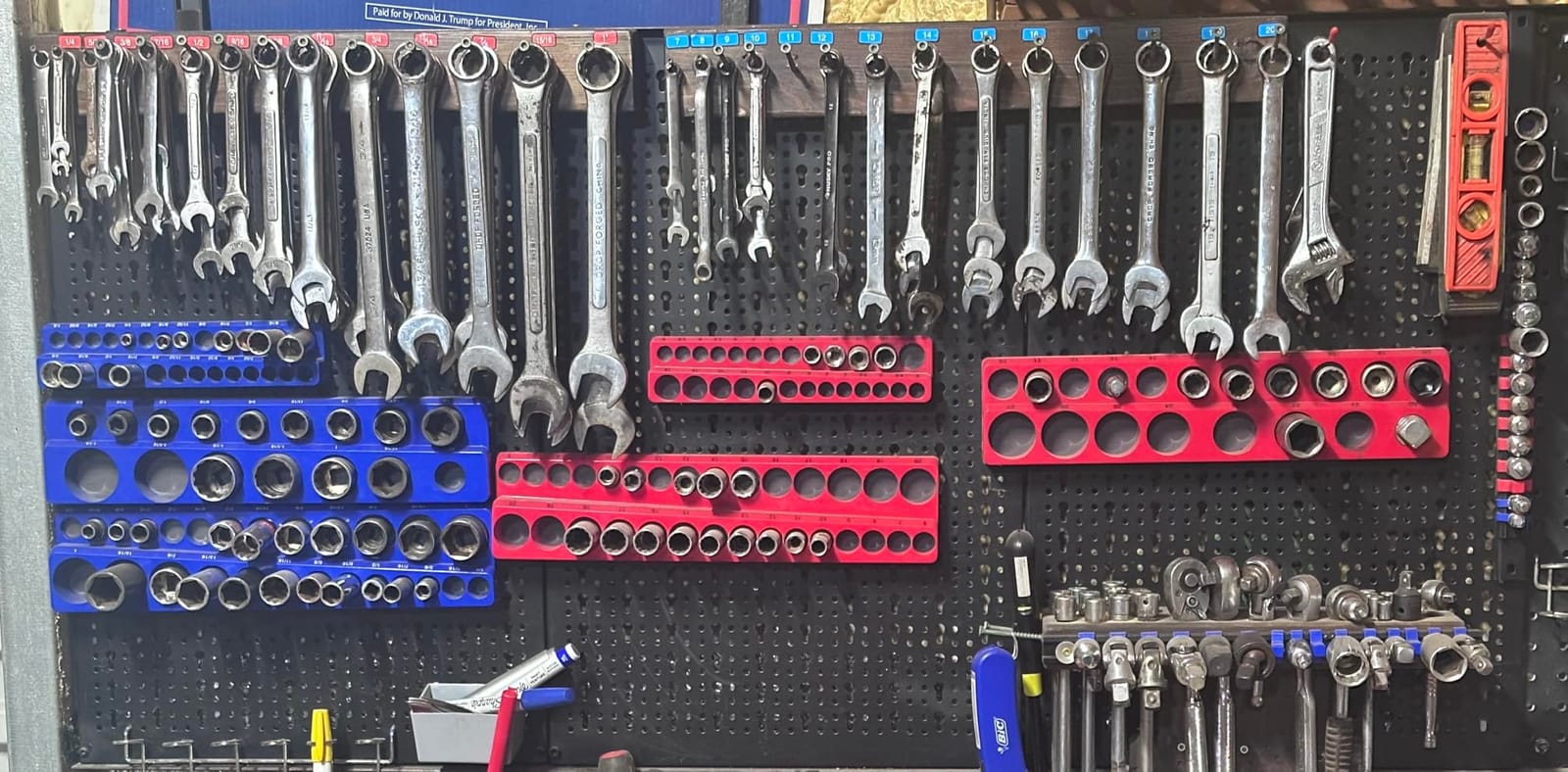 TORACK Metal Pegboard Wall Organizer System 24x48 in, 109 PCS Pegboard Kit customer photo 1