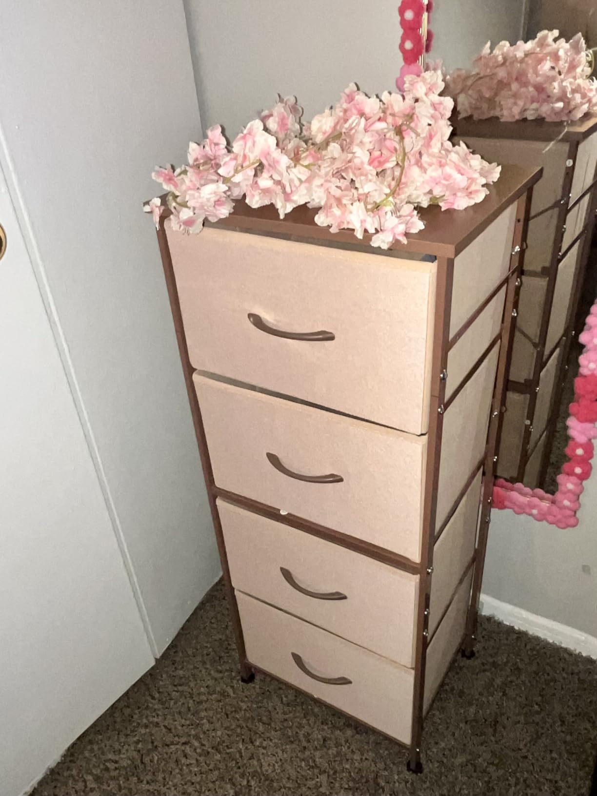 WLIVE Small Dresser Nightstand for Bedroom, 4 Drawers, White customer photo 2
