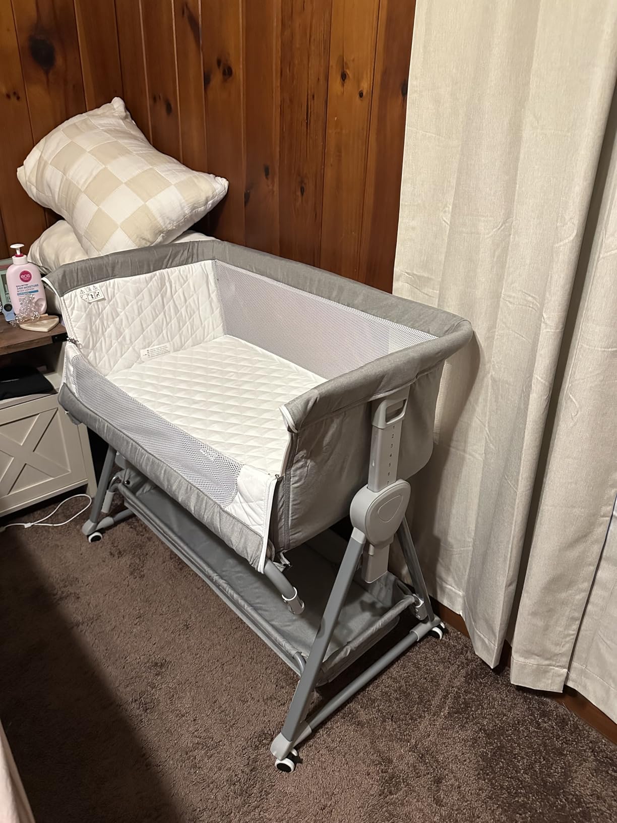 Cowiewie Bassinet Bedside Sleeper, Baby Bassinet with 7 Adjustable Height, Bedside Bassinet for Baby with Storage, Breathable Mesh & Mattress, Portable Bassinet Easy Folding (Pyramid Light Gray) customer photo 1