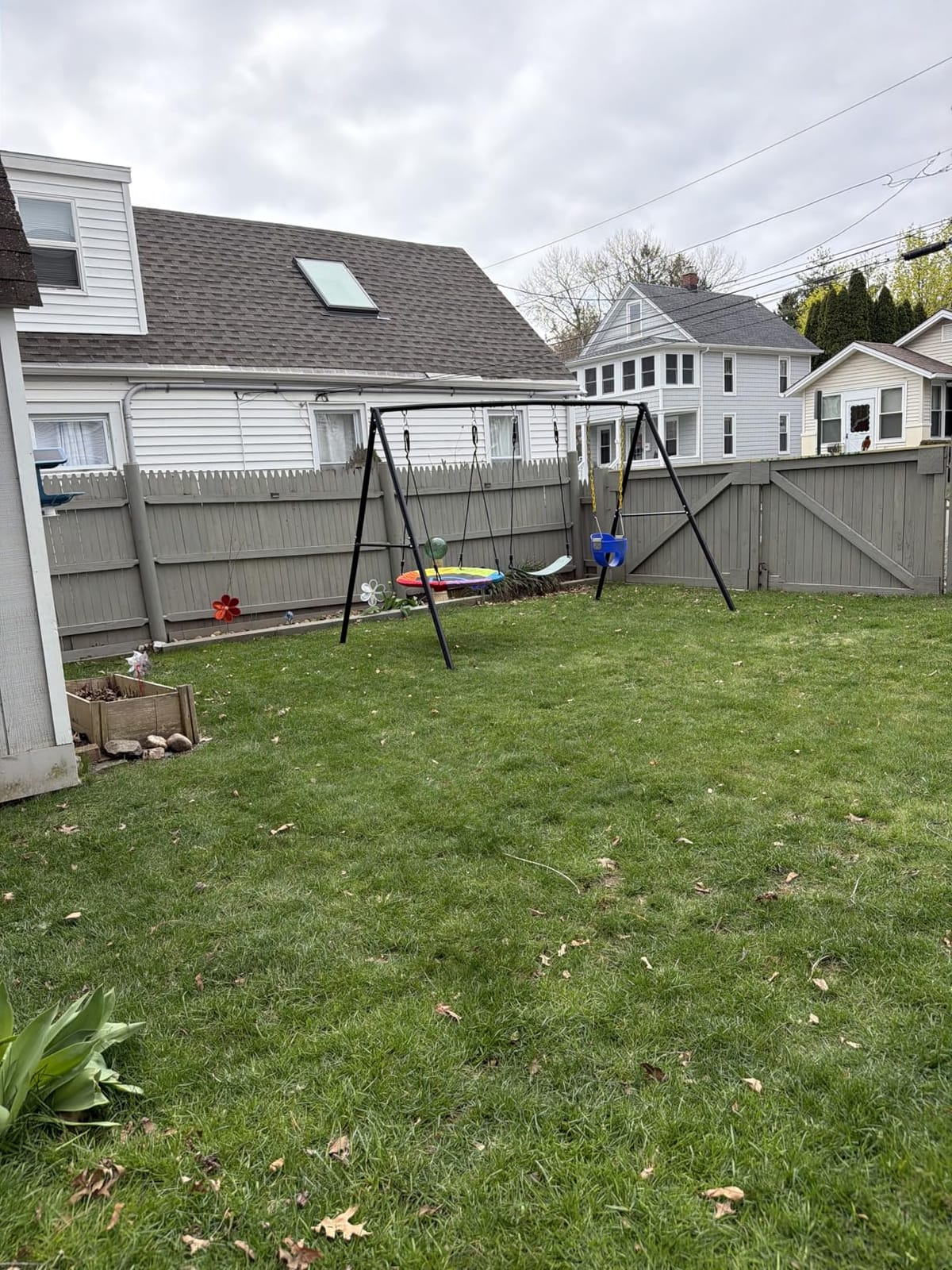 Hapfan 3 Seat Swing Set for Backyard with Saucer & Belt Swings customer photo 2