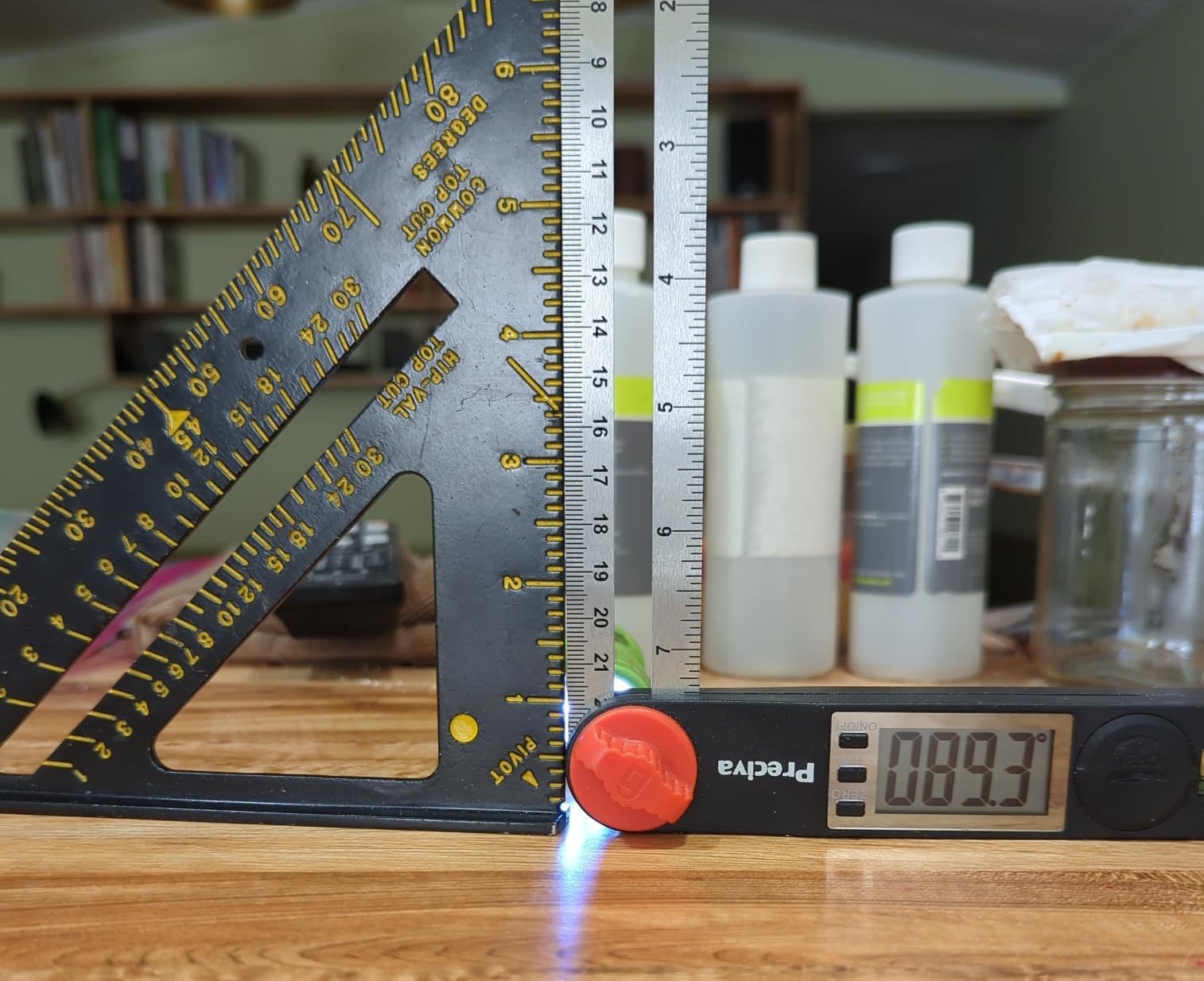 Preciva T-Bevel Gauge & Protractor with Horizontal and Vertical Bubble,0-338° Digital Angle Finder Protractor 230mm/8inch Display for Carpentry Woodworking, Metalworking, Construction customer photo 2