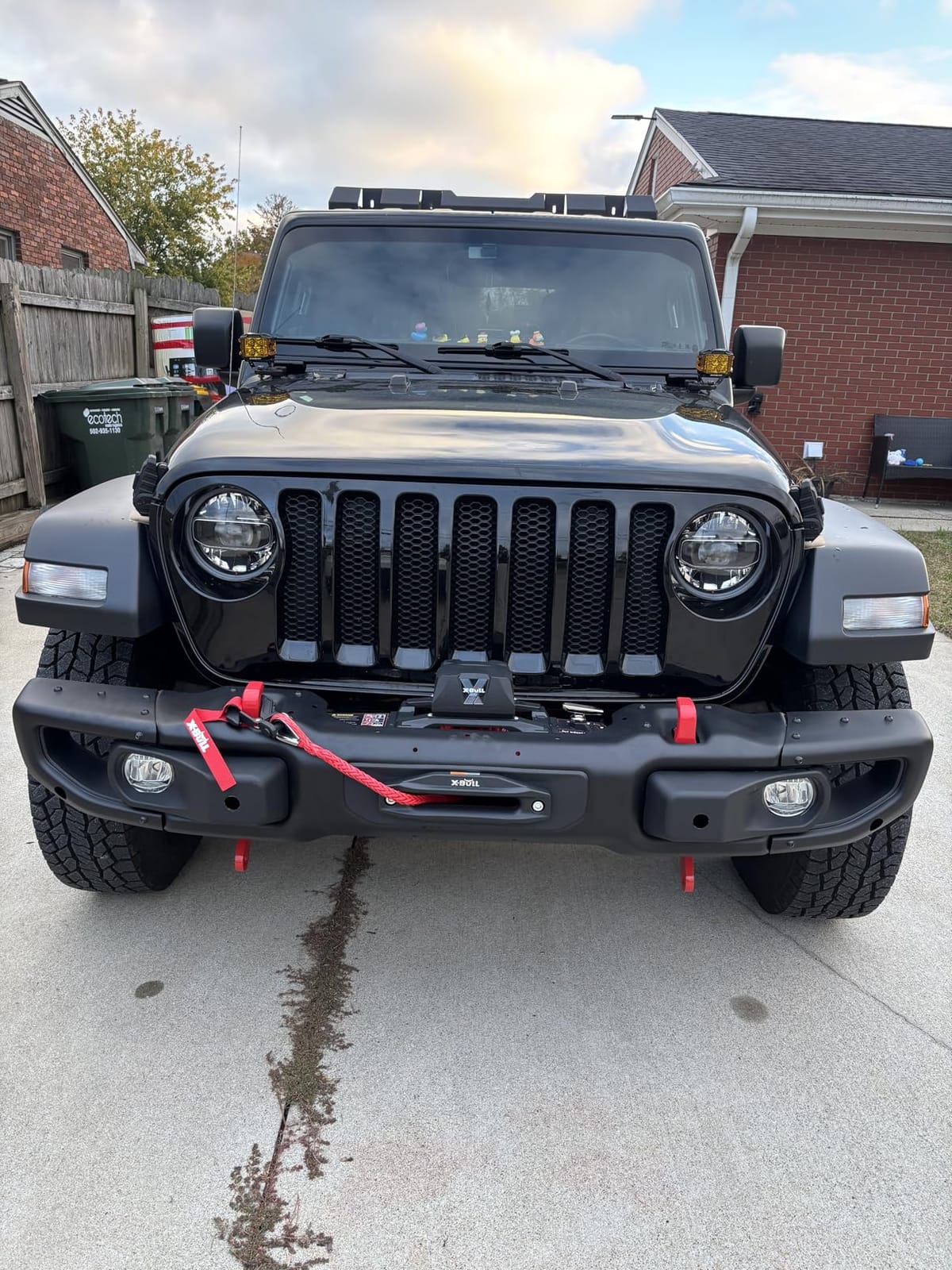 X-BULL Winch-10000 lb. Load Capacity Electric Winch Kit -12V Synthetic Rope Winch,Waterproof IP67 Electric Winch with Hawse Fairlead, with Wireless Handheld Remote and Corded Control Recovery customer photo 1