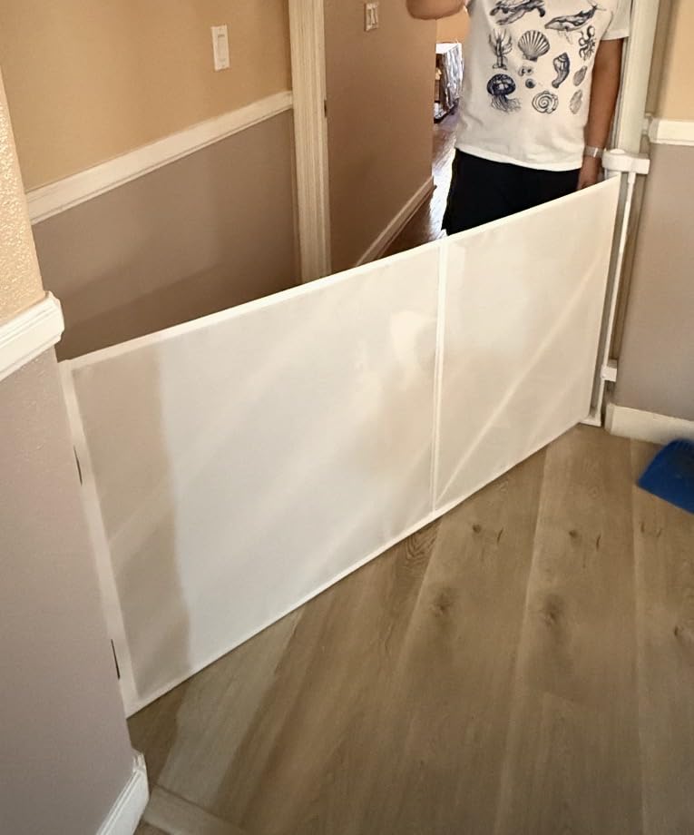 Miumoon 120 inch Reinforced Retractable Baby Gates 34 inch Tall customer photo 1