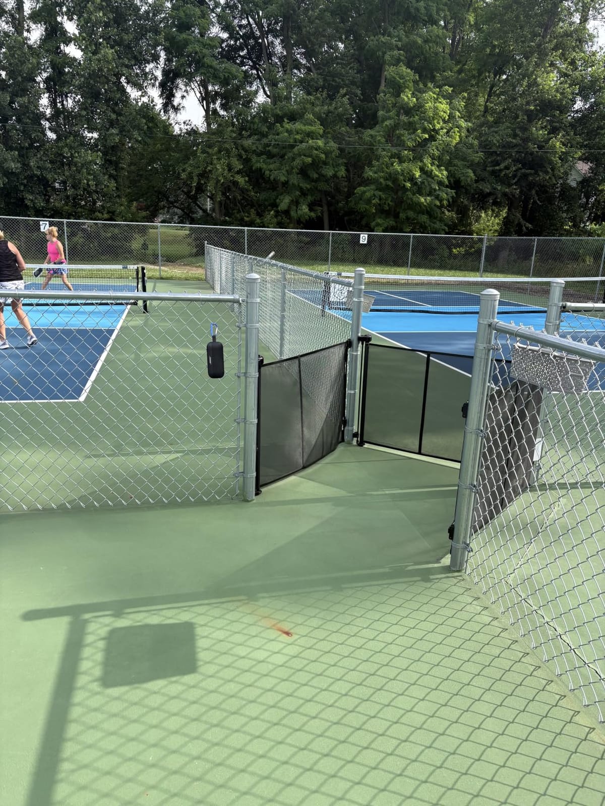 Miumoon 120 inch Reinforced Retractable Baby Gates 34 inch Tall customer photo 2