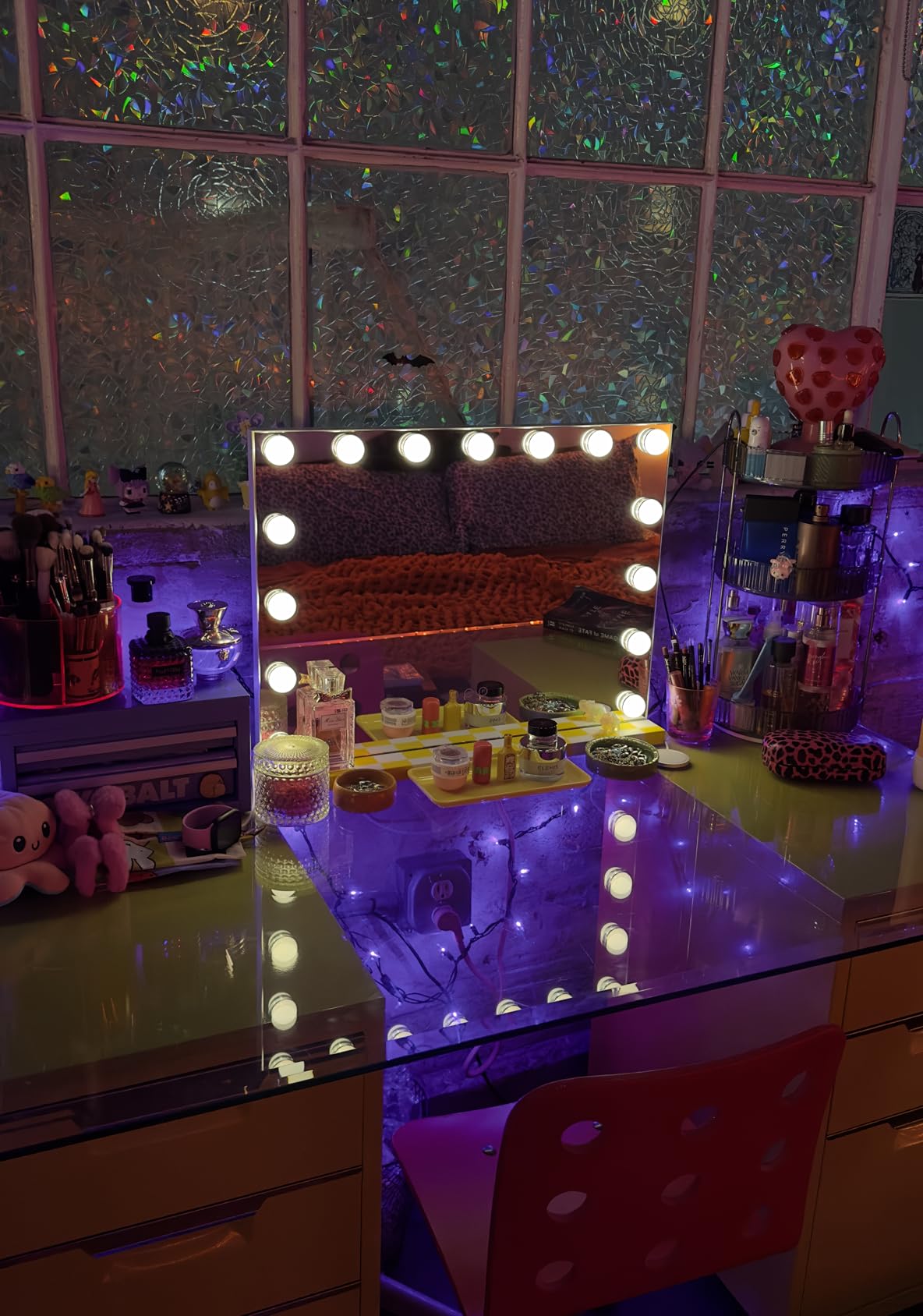 Gvnkvn Vanity Mirror with Lights, 32 x 24 Tabletop Hollyhood Makeup Mirror, Hollywood Lighted Mirror with 18 Dimmable LED Bulbs,3 Colors Modes,Touch Control,Metal Frame, customer photo 2