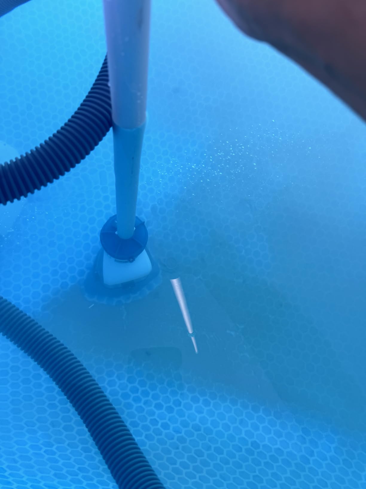Pool Vacuum for Above Ground Pool with a Telescopic Pole, Running time up to 1H, Handheld Rechargeable Pool Cleaner with Powerful Suction up to 18.5 gallons/min, Ideal for Leaves & Debris, PC10 customer photo 2