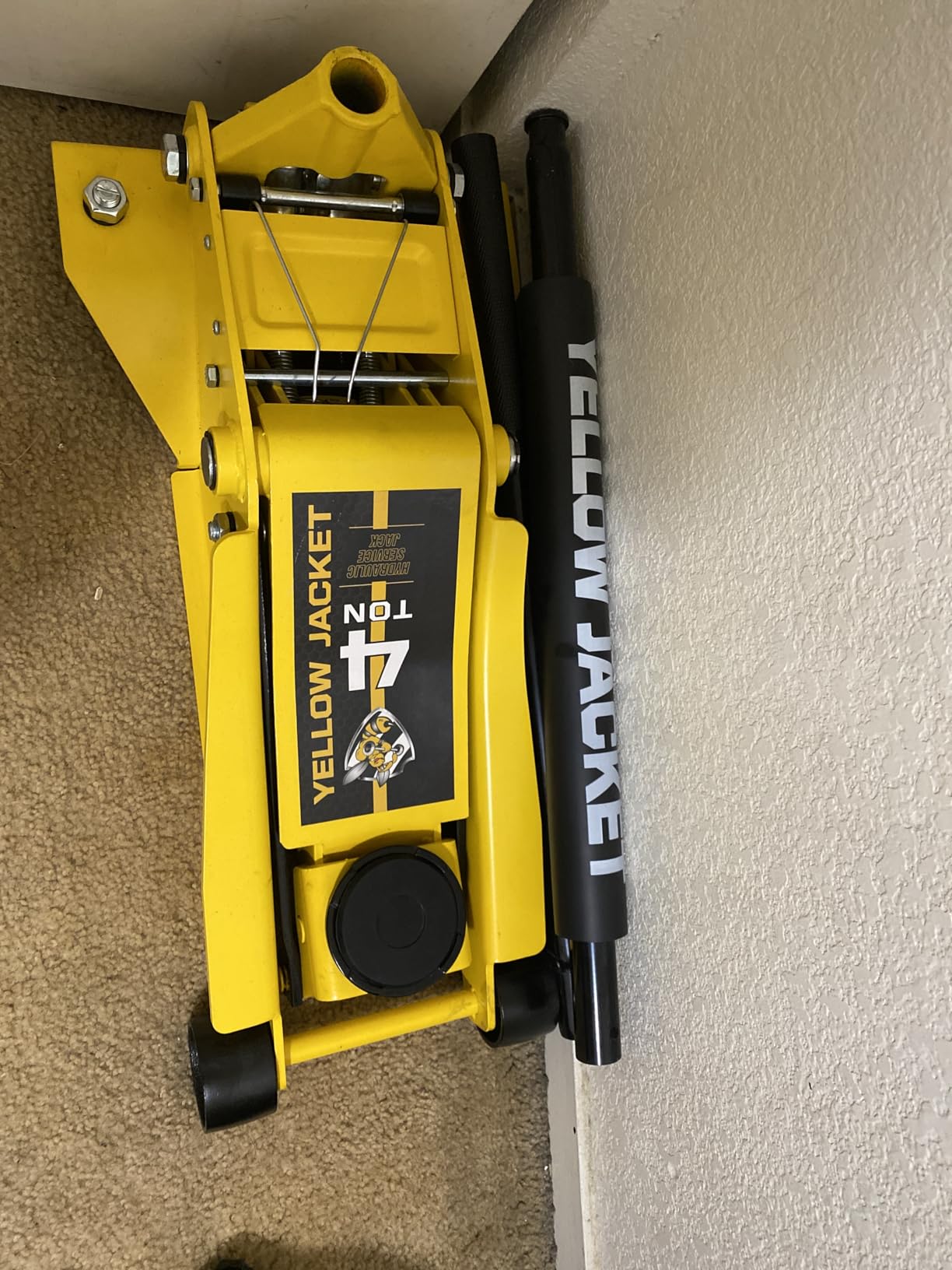 YELLOW JACKET Low Profile Floor Jack with Dual Pumps Quickly Lift Hydraulic Car Jack with Pad, 4 Ton (8,800 lb) Capacity customer photo 2