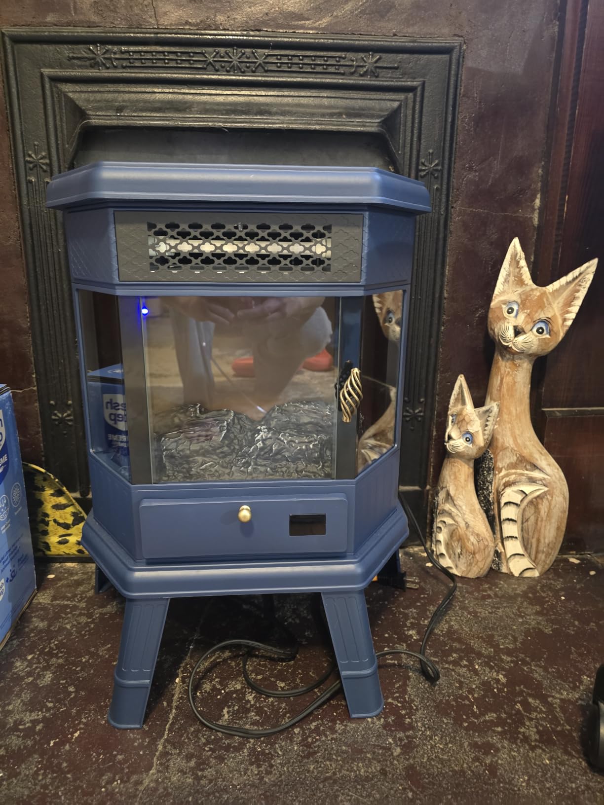 Electric Fireplace Heater 22 in Freestanding Fireplace Stove Infrared Fireplace RealSmart with 3D Flame Effect Remote Control, Timer, Overheating Protection Heater for Indoor Use Black customer photo 1