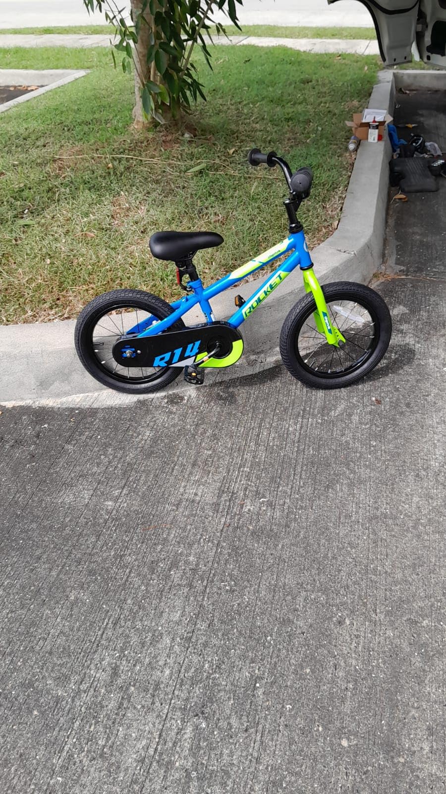 Chipmunk Kids Bike 12 14 16 18 Inch Bicycle with Training Wheels Beginners Boys Girls Ages 3-10 Years Multiple Colors customer photo 1