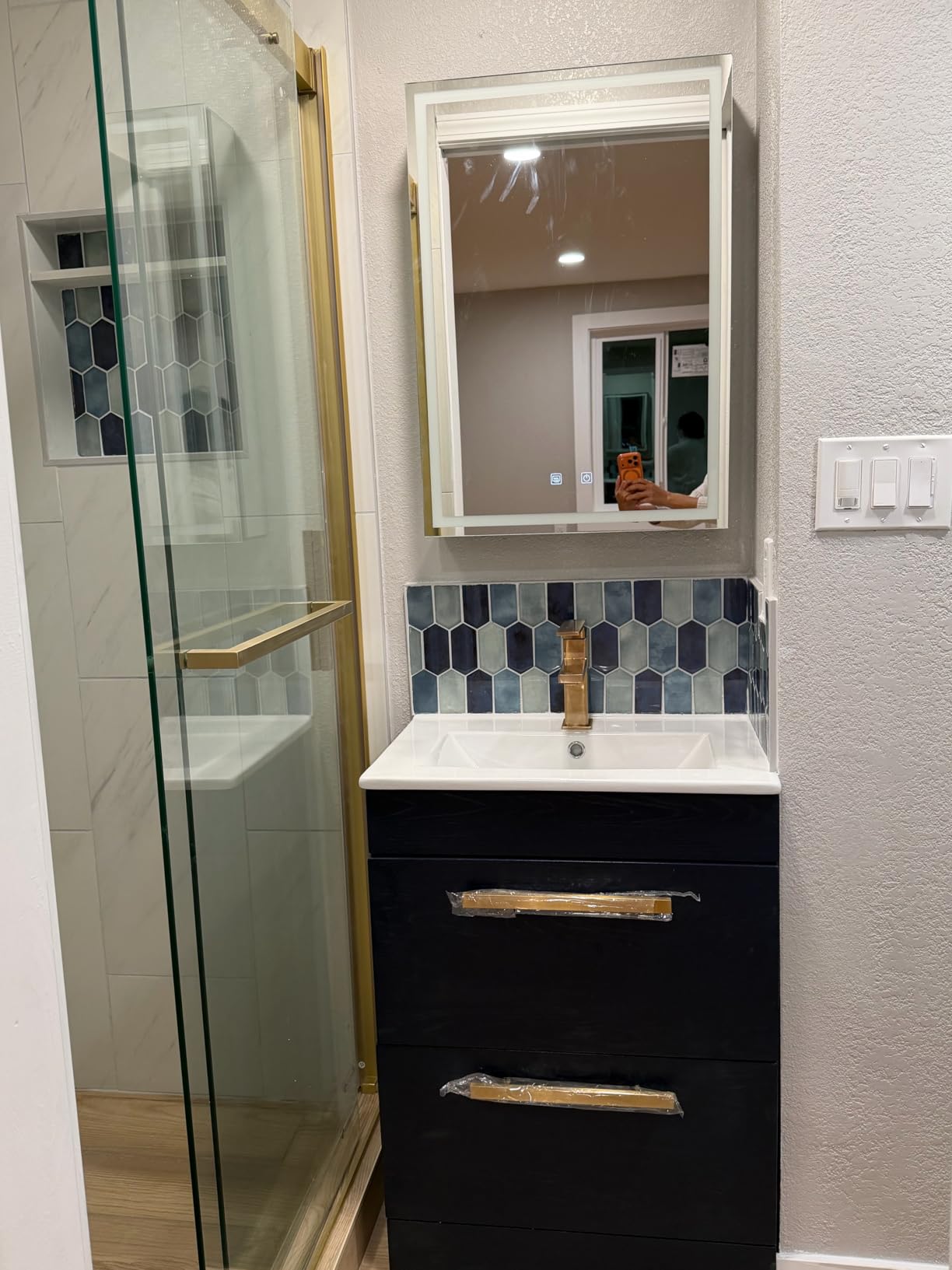 20 * 28 Left Hinge LED Bathroom Mirror Cabinet, Aluminum Medicine Cabinet customer photo 2