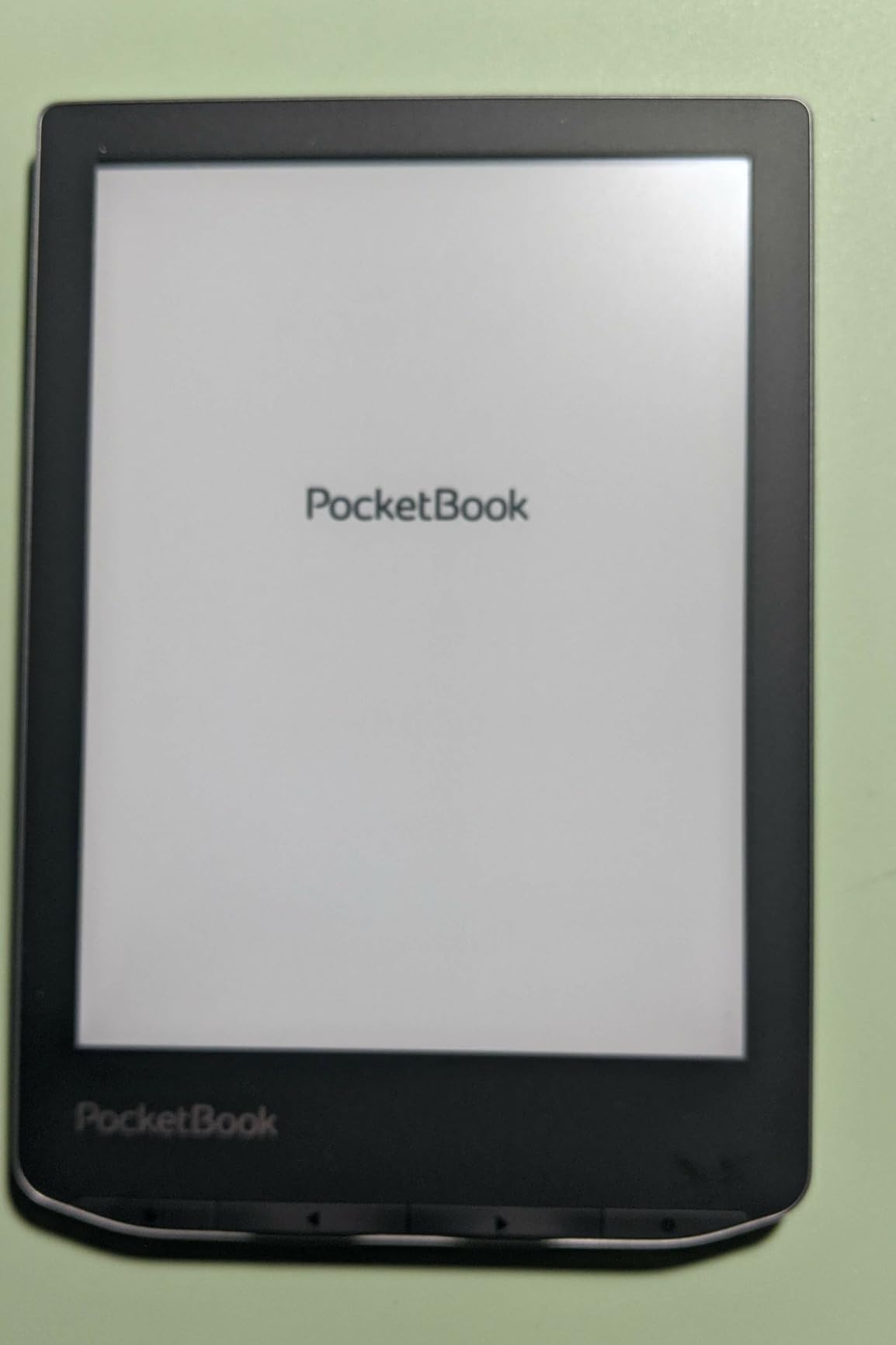 PocketBook Verse E-Readers | Eye-Friendly 6'' E-Ink Carta™ HD Touchscreen | Adjustable SMARTlight | Up to 1 Month of Battery Life | WiFi & Memory Card Slot | E-Book Reader in Misty Grey customer photo 2