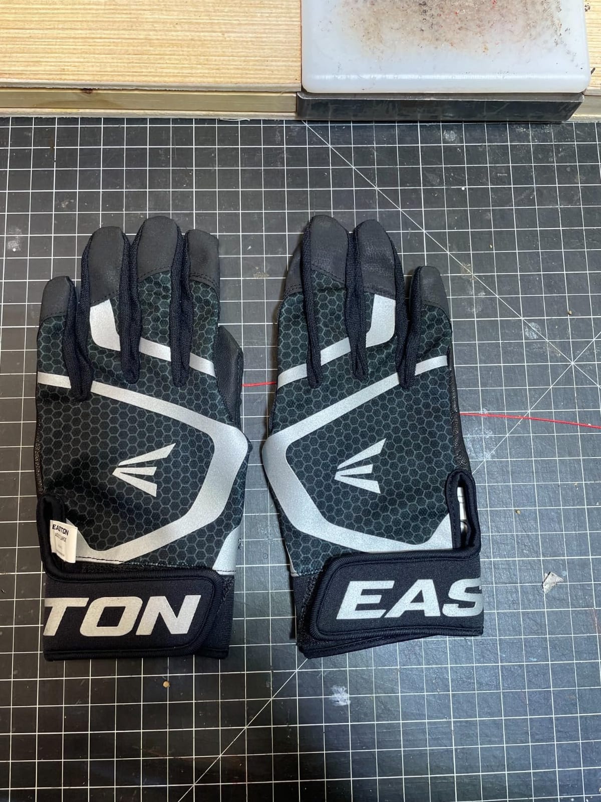 Easton | MAV GT Baseball Batting Gloves | Adult | Multiple Colors customer photo 1
