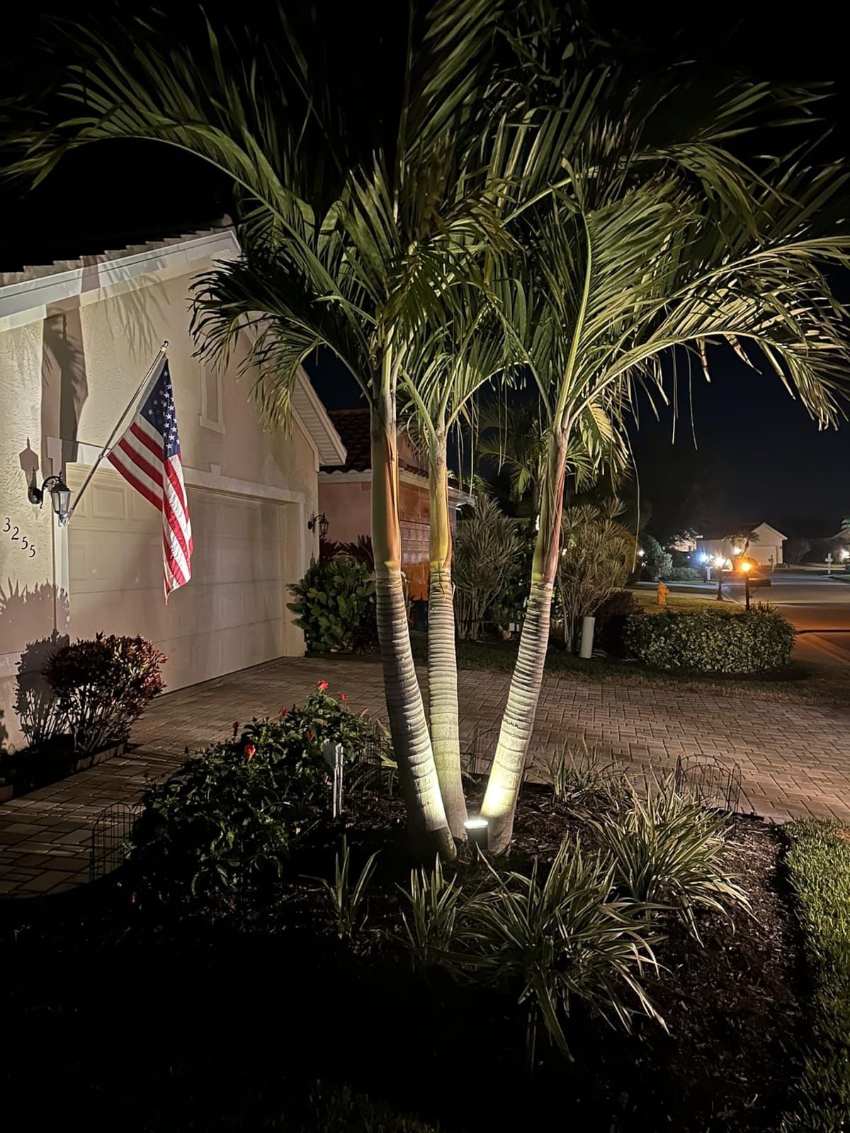 NYMPHY Solar Lights Outdoor Waterproof - 6 Pack (Warm White) customer photo 1