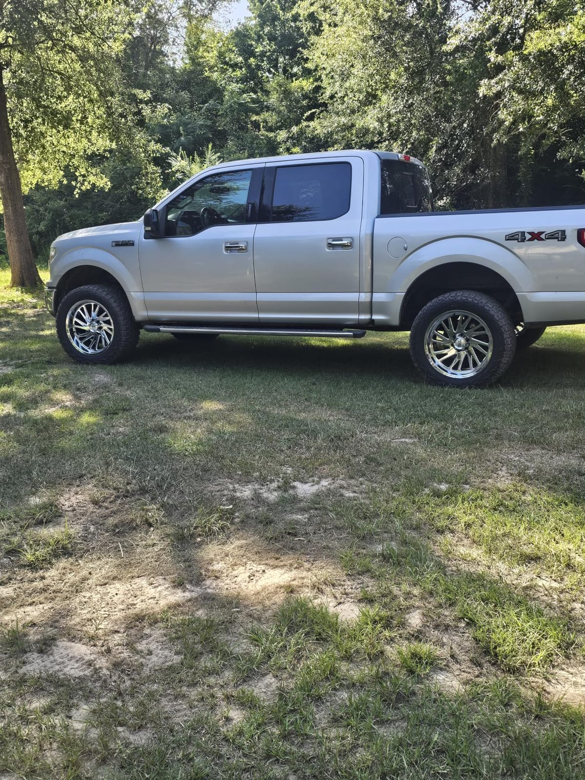 Moto Metal 22X10 8X170 4.79-18mm GLOSS BLACK MILLED - MO811BE22108718N customer photo 1