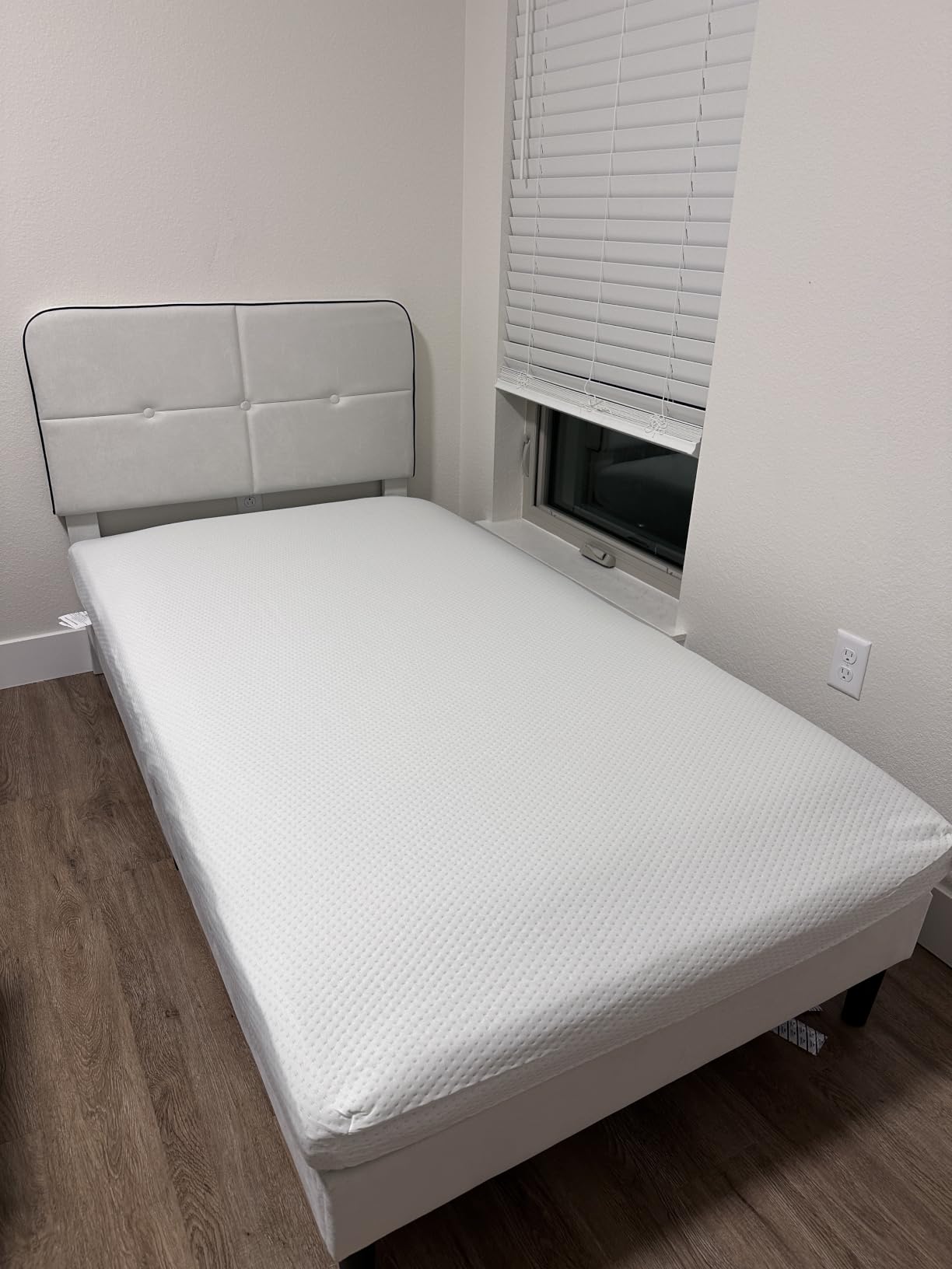 Zinus Memory Foam 8 Inch Green Tea Mattress, Short Queen, Ivory customer photo 2