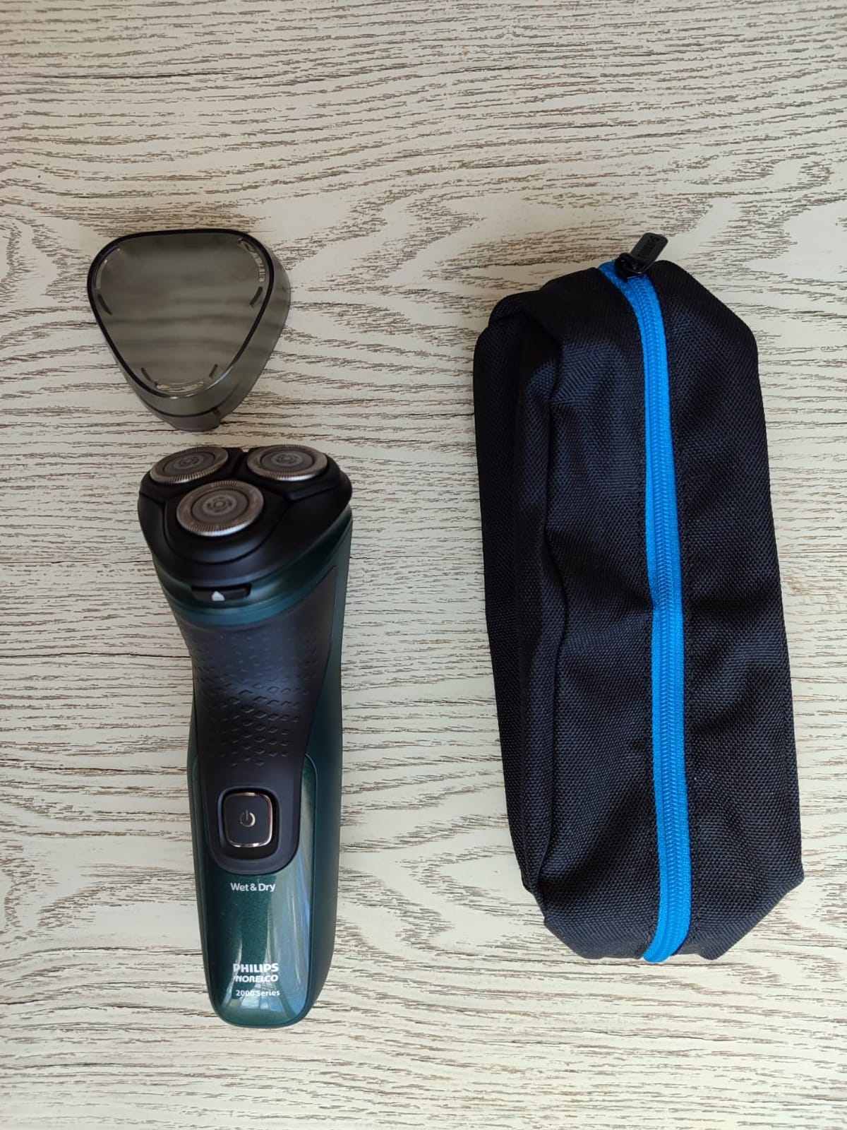 Philips Norelco 2600 Electric Shaver, Dark Forest Green customer photo 2