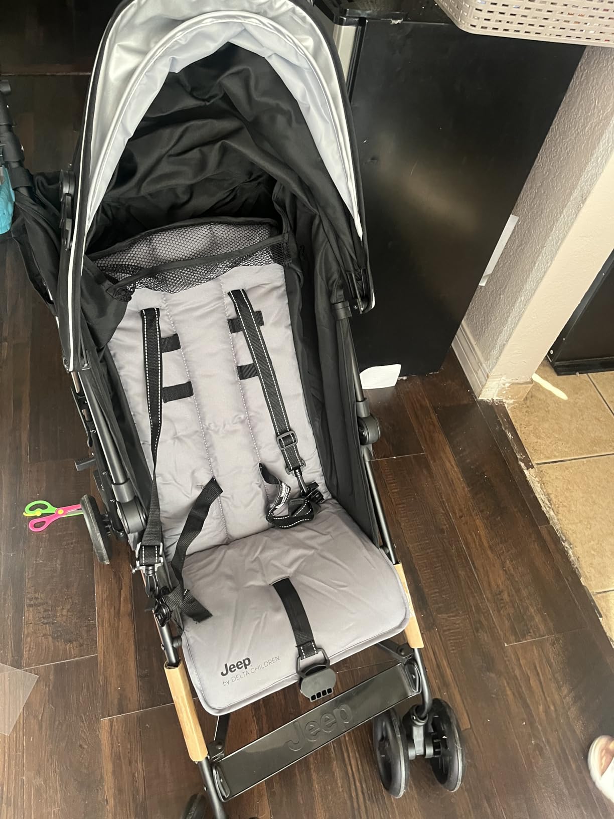Jeep PowerGlyde Stroller by Delta Children Lightweight Travel Stroller with Smoothest Ride & Compact Fold, 3-Position Recline, Extra Large Storage Basket, Olive Green customer photo 1