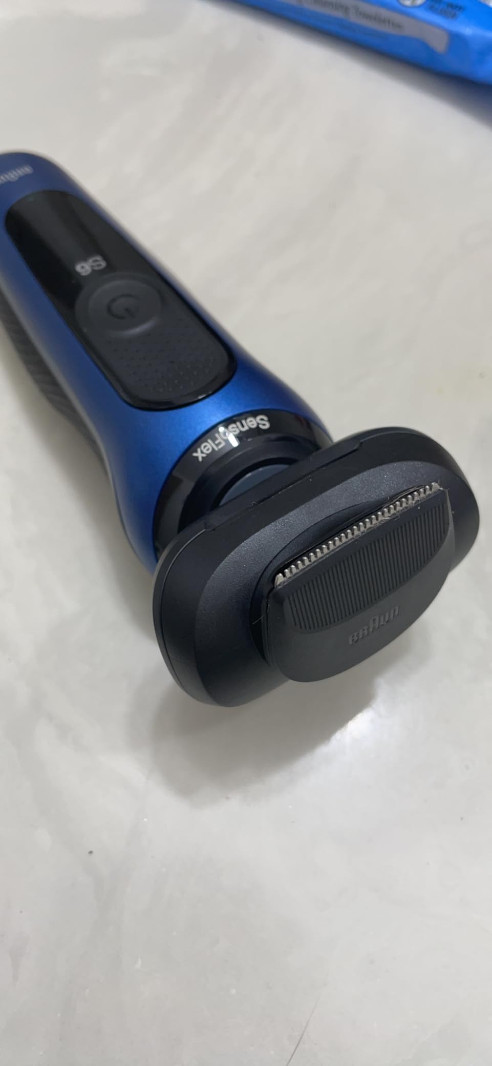 Braun Electric Shaver for Men, Series 6 6120s, Wet & Dry Shave, Turbo & Gentle Shaving Modes, with Precision Trimmer & Pouch, Blue customer photo 1
