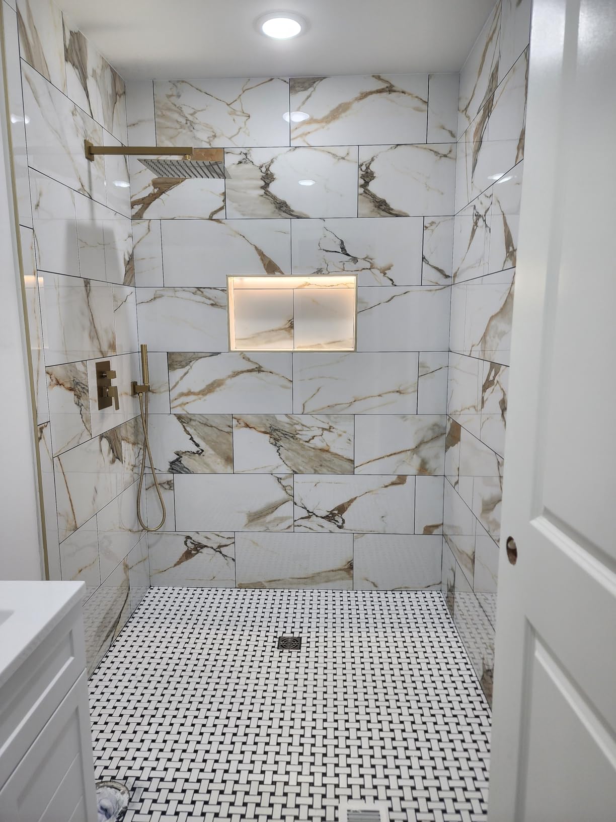 Aolemi Shower System with Rain Head and Handheld,12-Inch,Brushed Gold customer photo 1